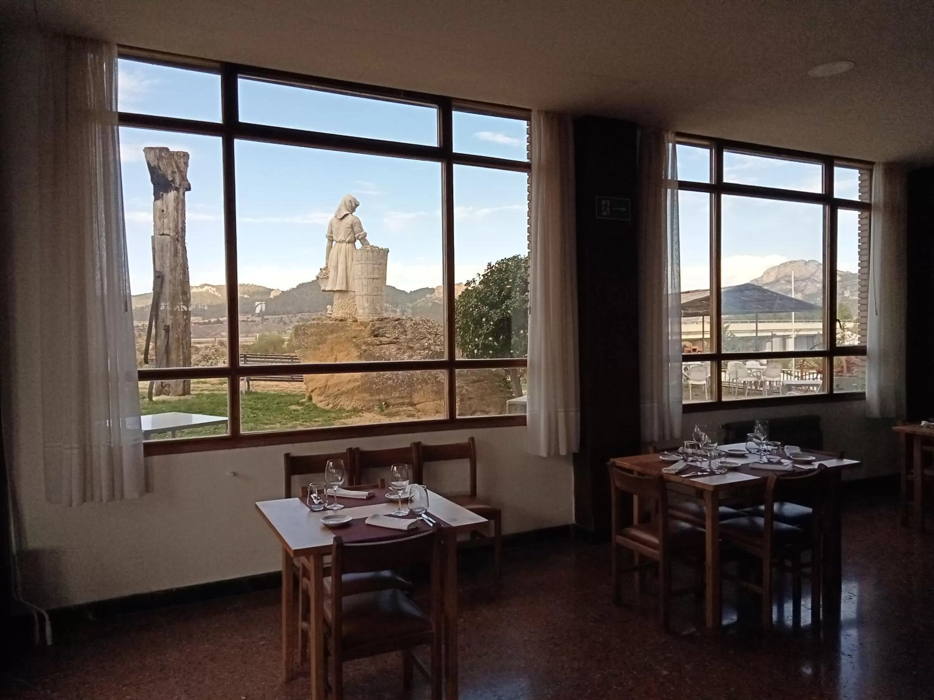 Restaurant/places to eat in Portal De La Rioja