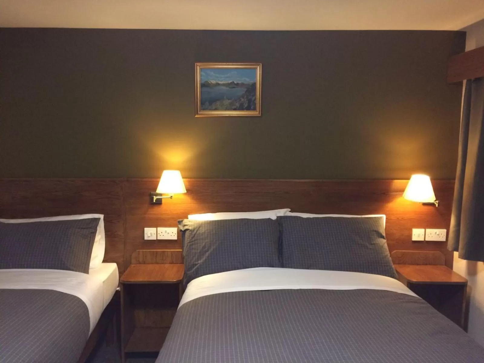 Bedroom, Bed in Crosshill House