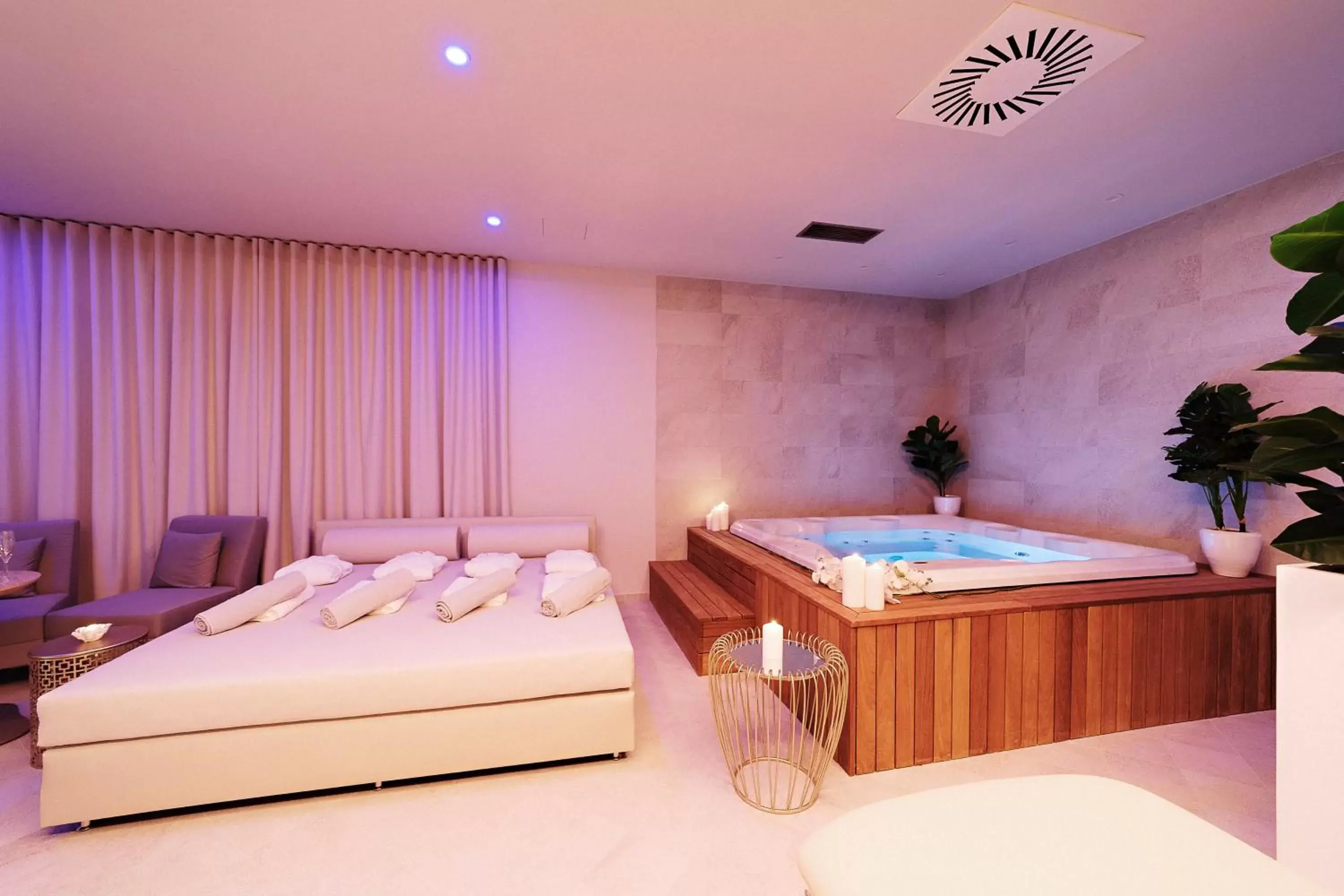 Massage, Bed in Bled Rose Hotel Massage, Bed in Bled Rose Hotel