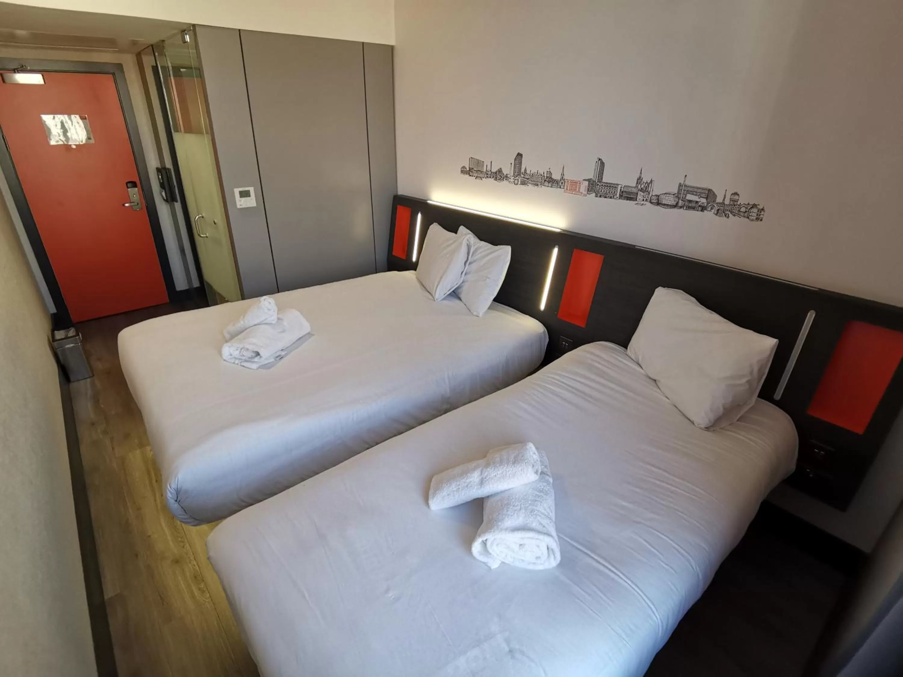 Bedroom, Bed in easyHotel Sheffield
