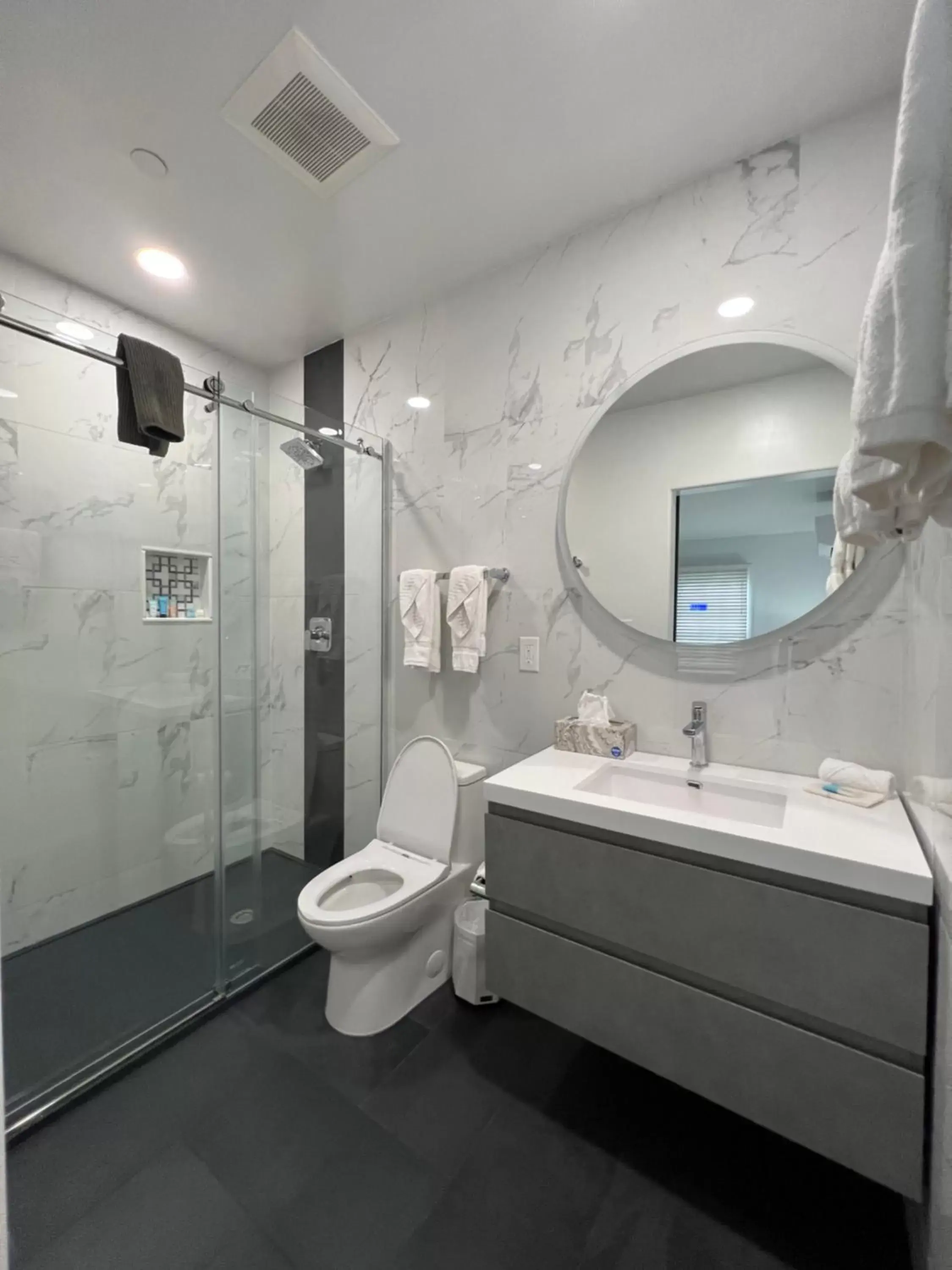 Shower, Bathroom in Elaine's Cape May Boutique Hotel