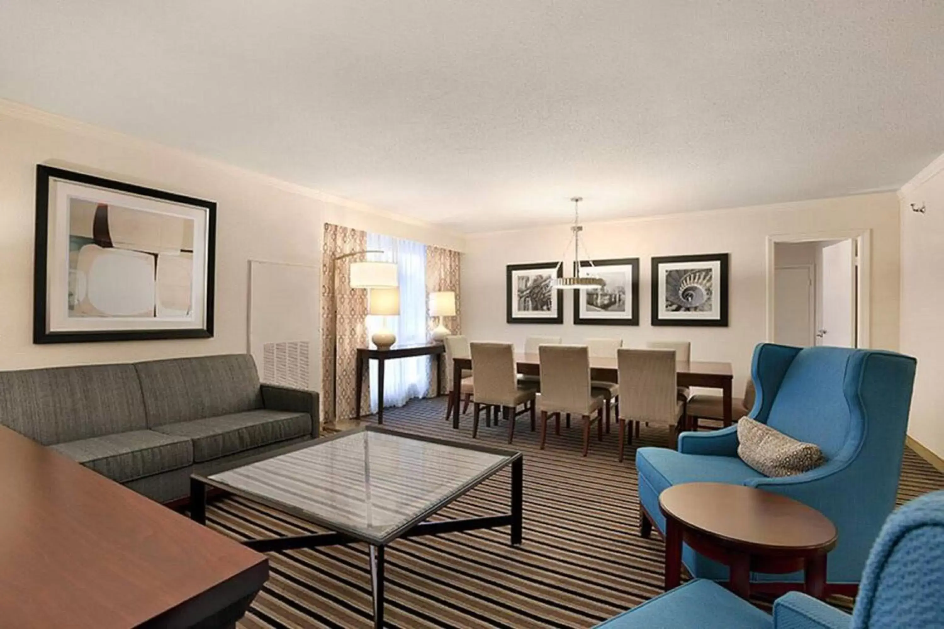 Living room, Seating Area in Wyndham Boston Beacon Hill
