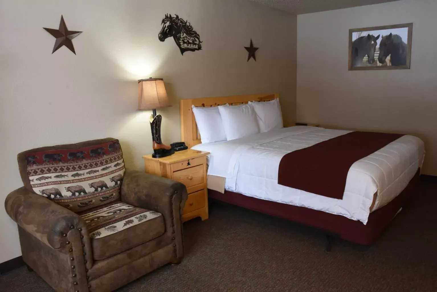 Bedroom in Woodside Dells Hotel & Suites