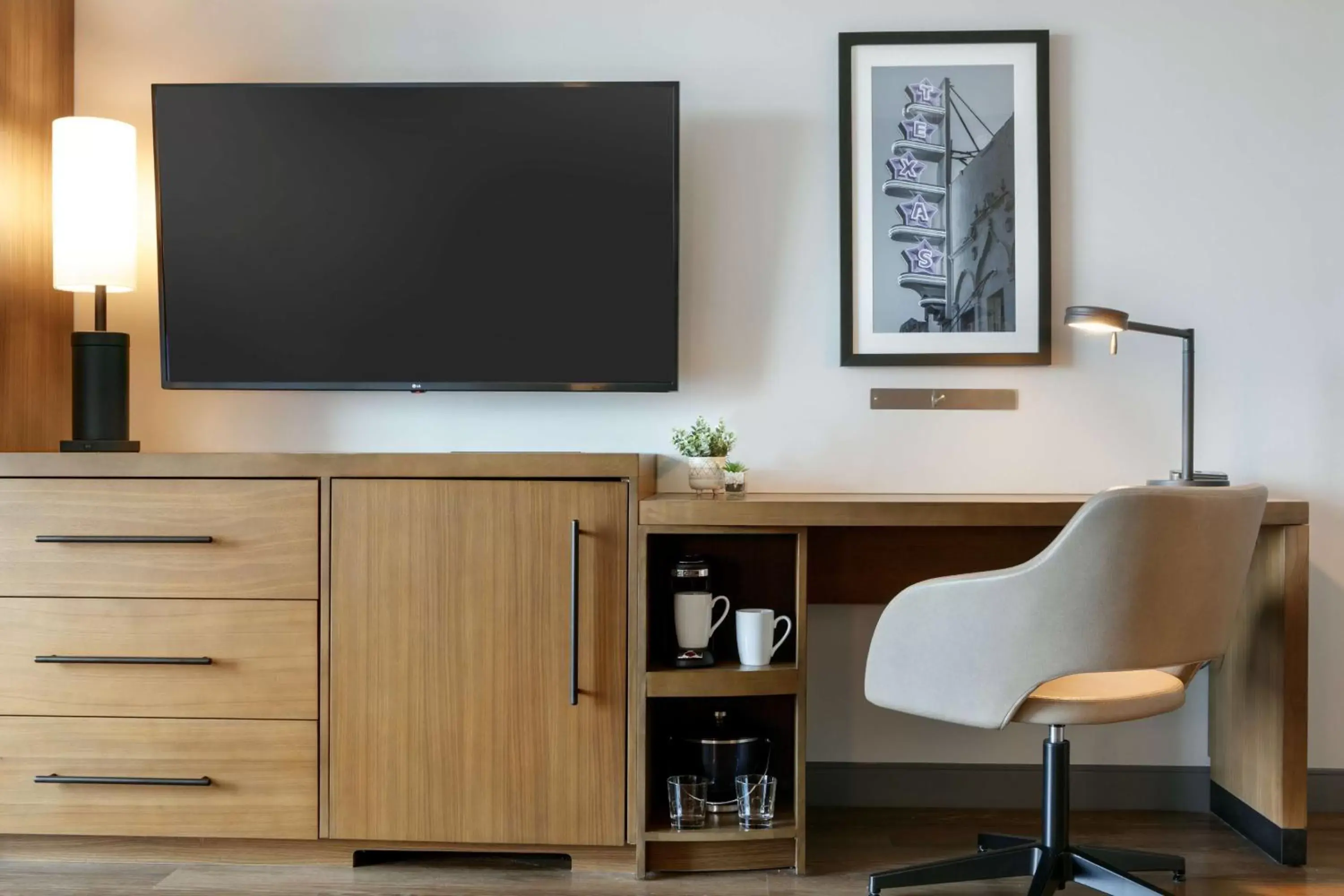 Bedroom in Hyatt Place Fort Worth/TCU Bedroom in Hyatt Place Fort Worth/TCU