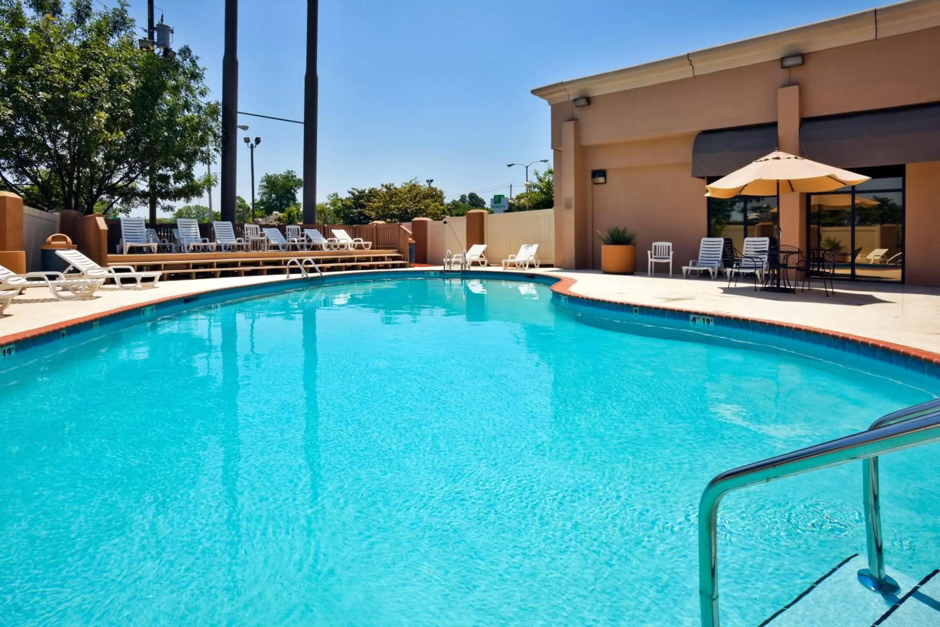 Swimming pool in Holiday Inn Birmingham-Airport by IHG Swimming pool in Holiday Inn Birmingham-Airport by IHG