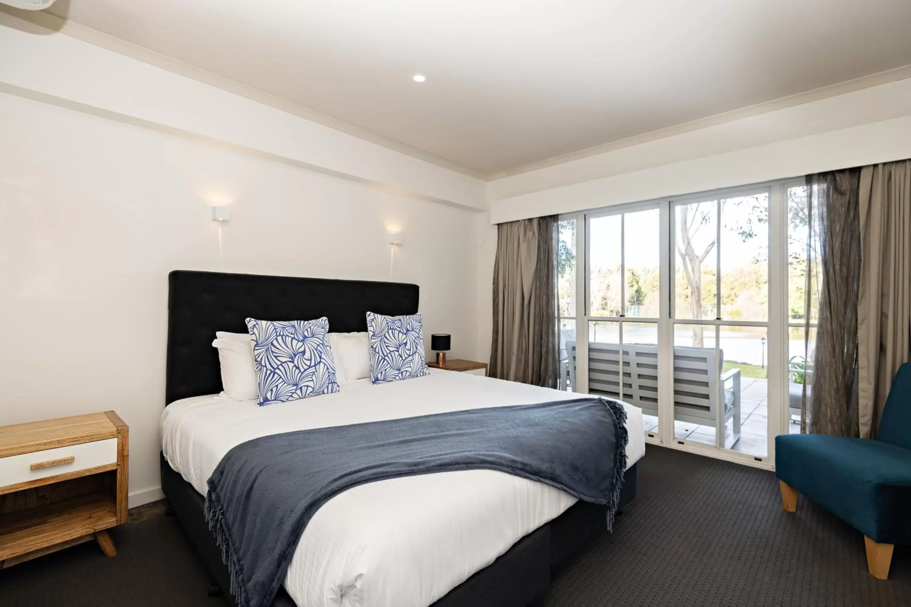 Bed in Lincoln Downs Resort Batemans Bay, Signature Collection by Best Western