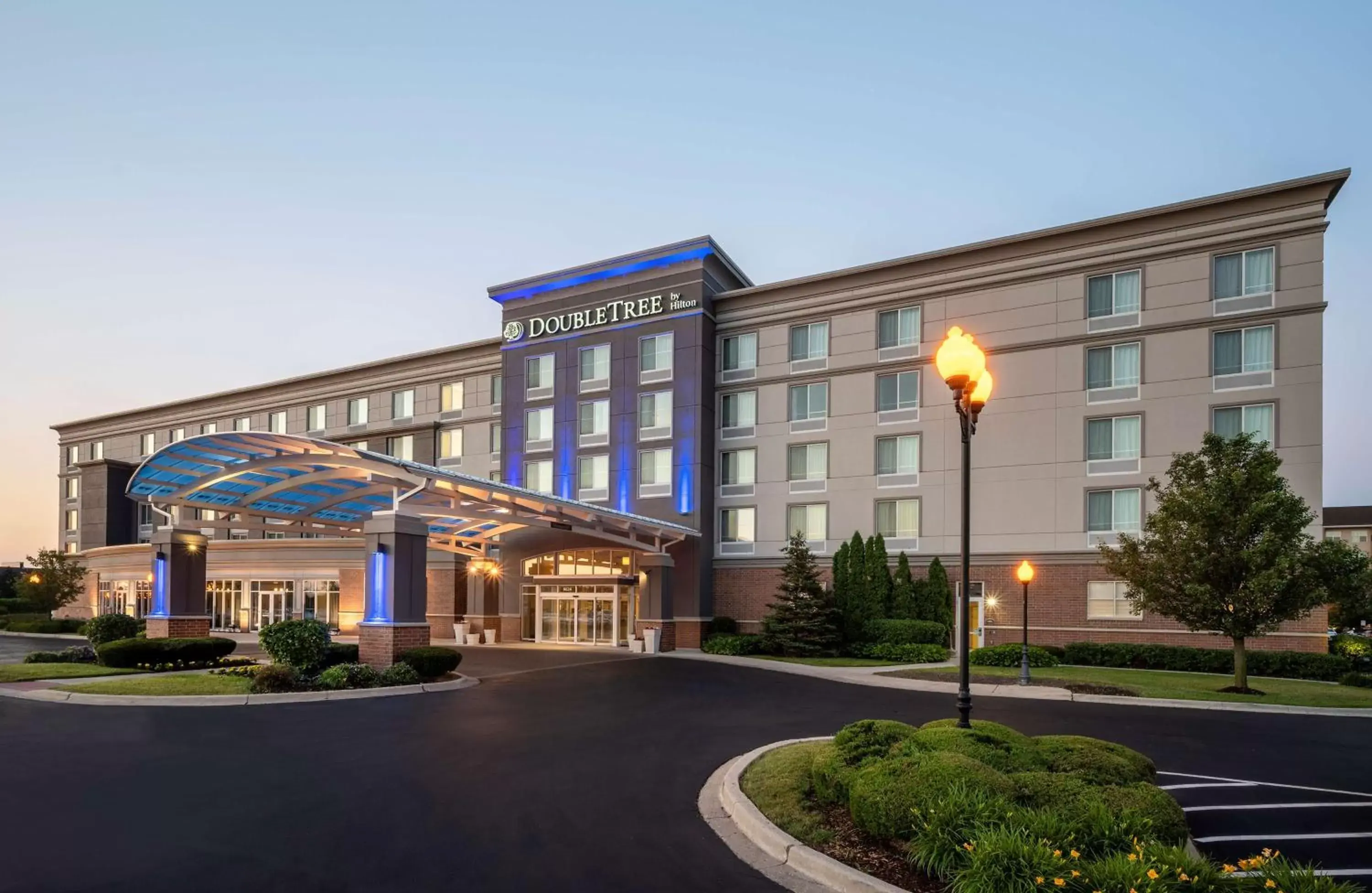 Property Building in DoubleTree by Hilton Chicago Midway Airport, IL
