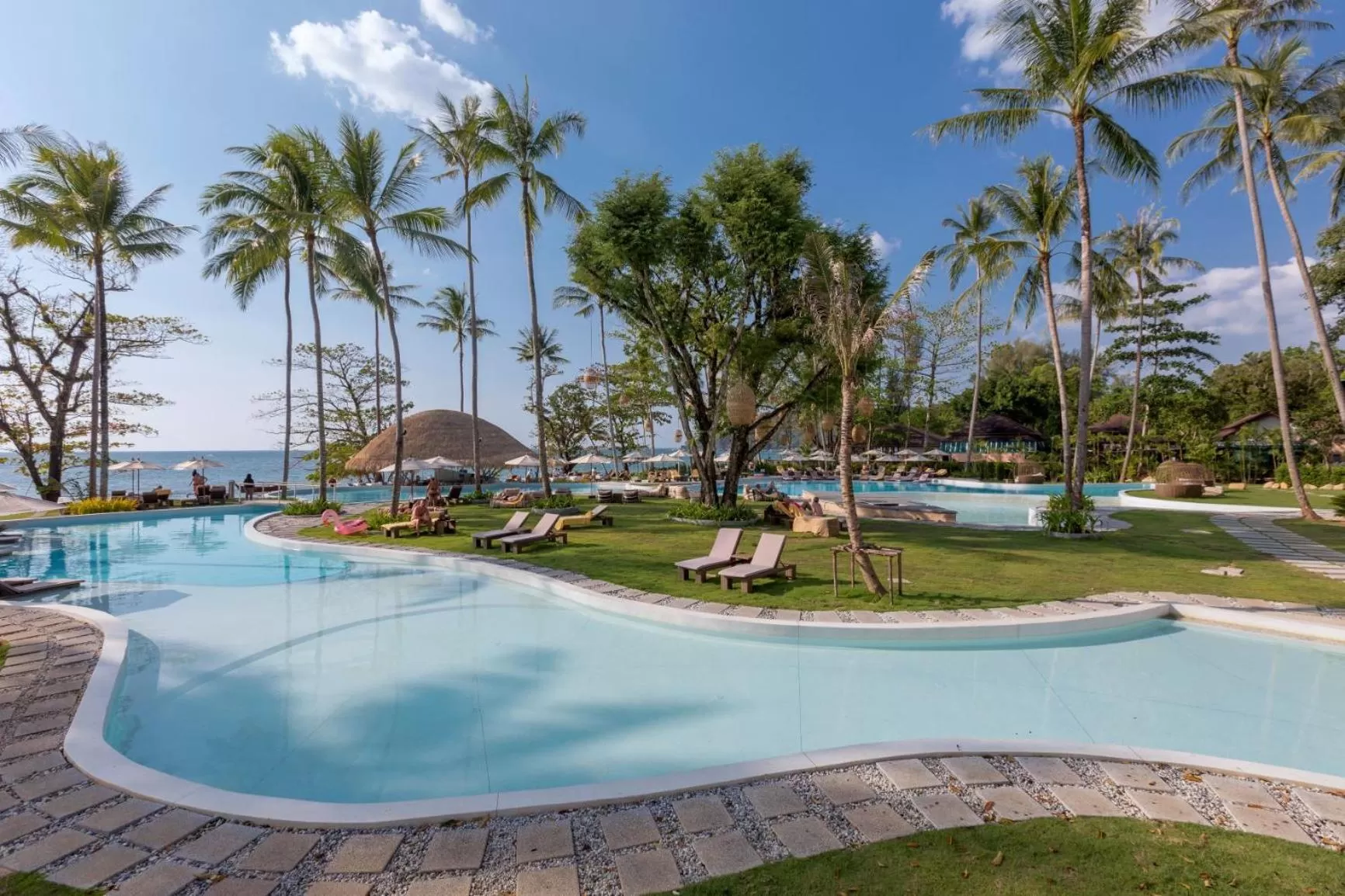 Swimming pool in Eden Beach Khao Lak Resort & Spa