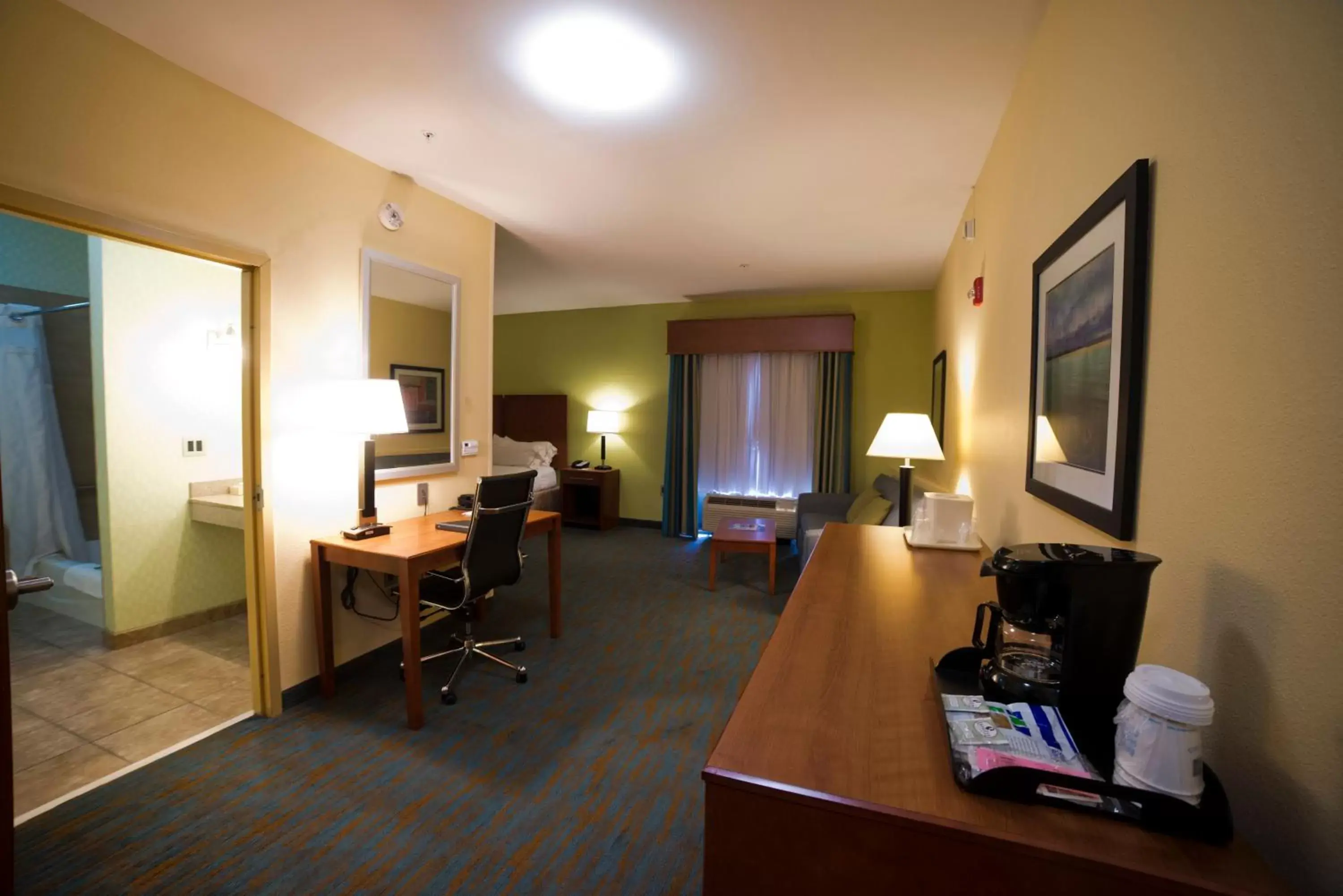 Photo of the whole room, TV/Entertainment Center in Holiday Inn Express Hotel & Suites Atlanta East - Lithonia, an IHG Hotel