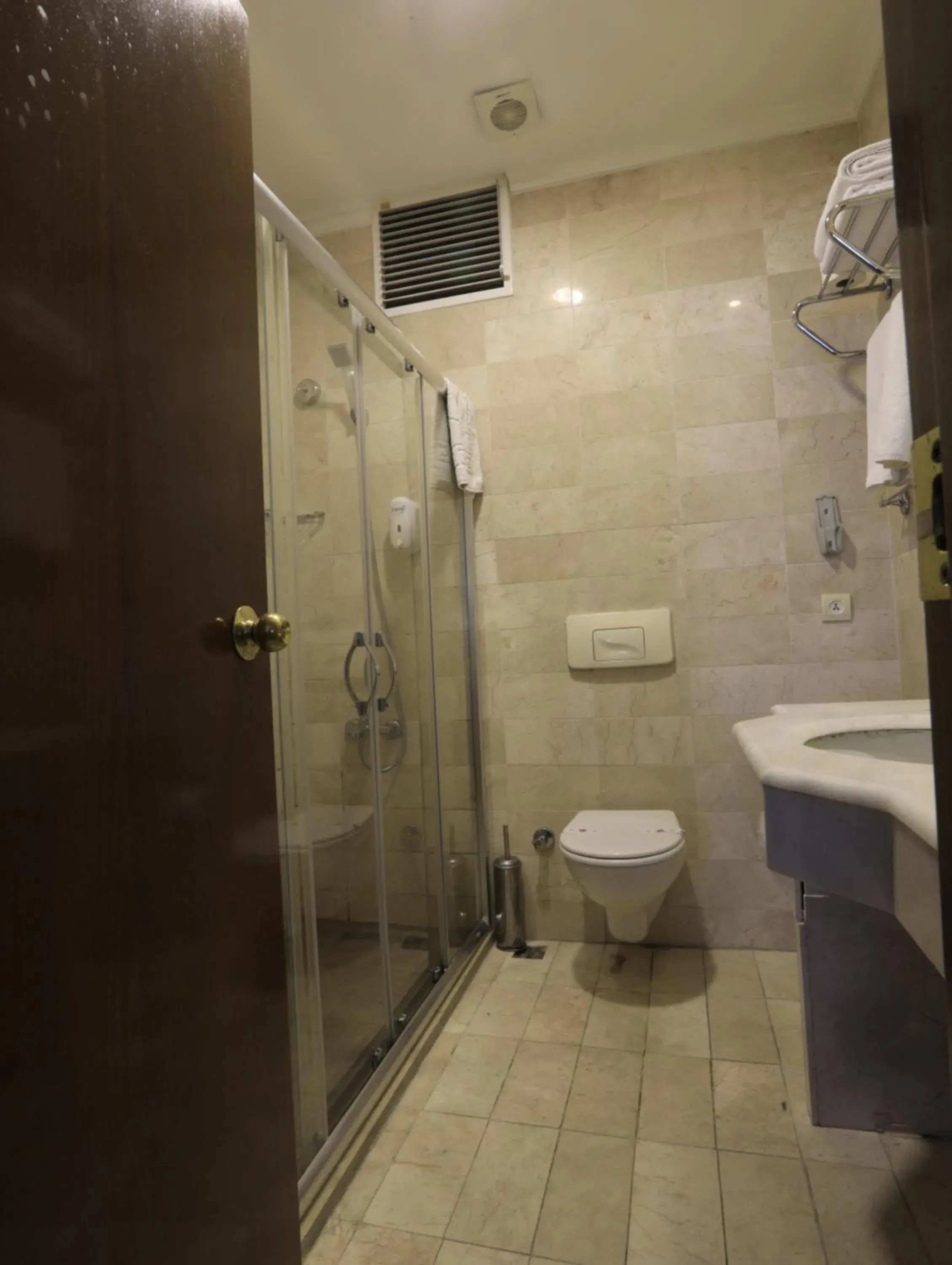 Bathroom in Nil Hotel