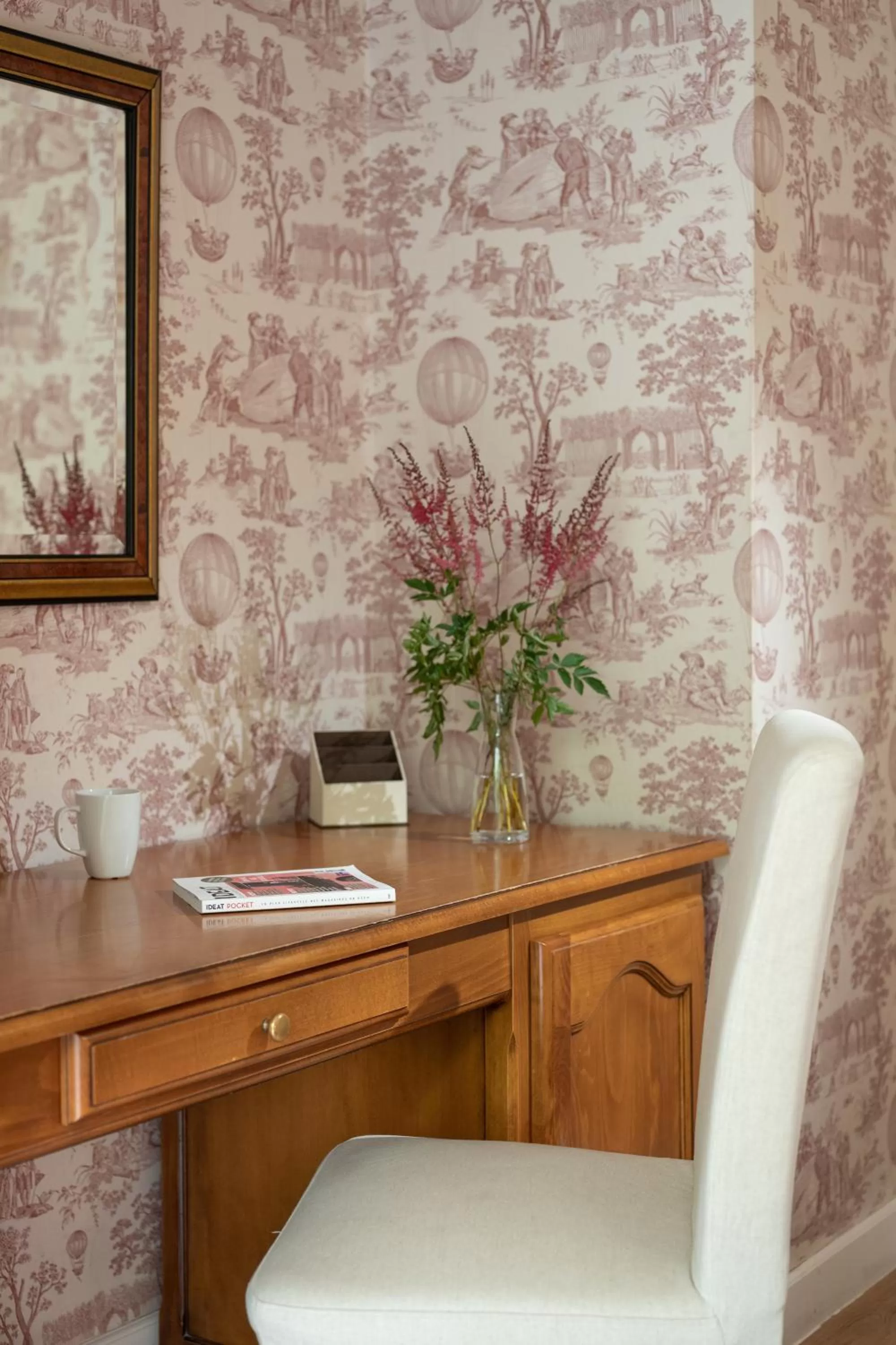 hair dresser in Hotel des Grandes Ecoles