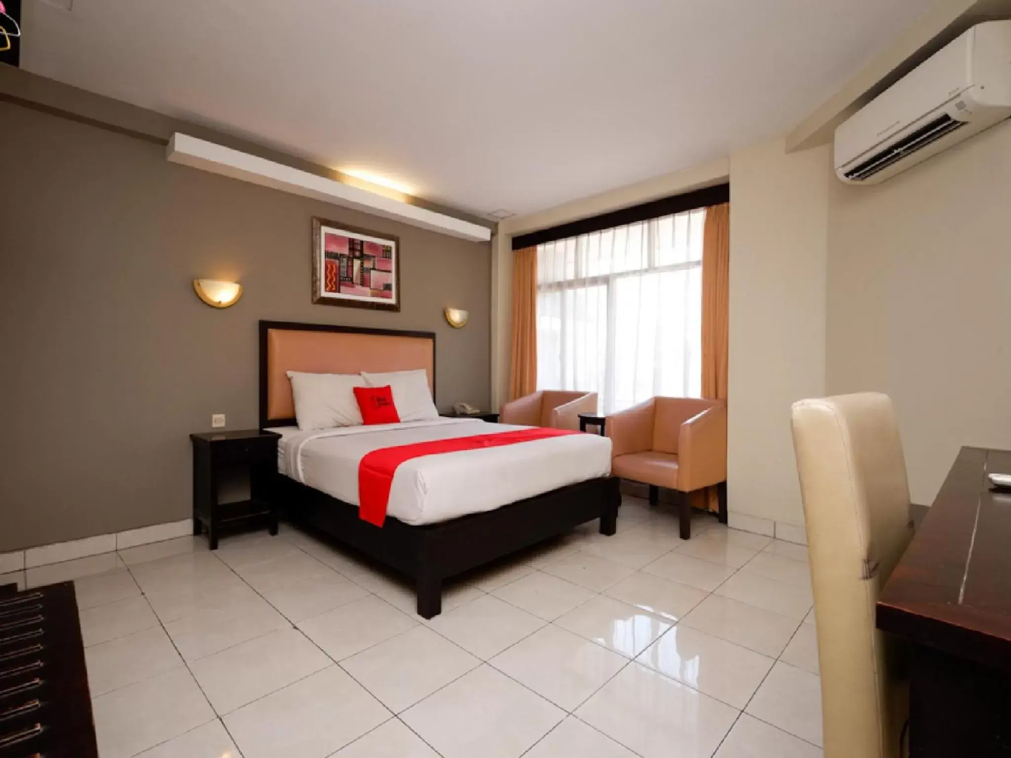 Bedroom, Bed in RedDoorz Plus @ Singosari Raya Bedroom, Bed in RedDoorz Plus @ Singosari Raya