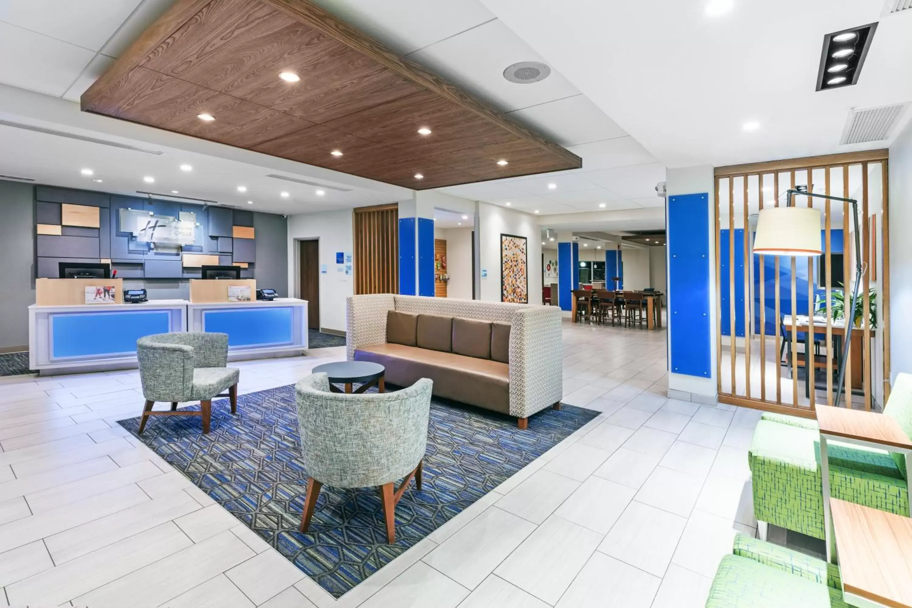 Property building, Lobby/Reception in Holiday Inn Express & Suites Junction, an IHG Hotel
