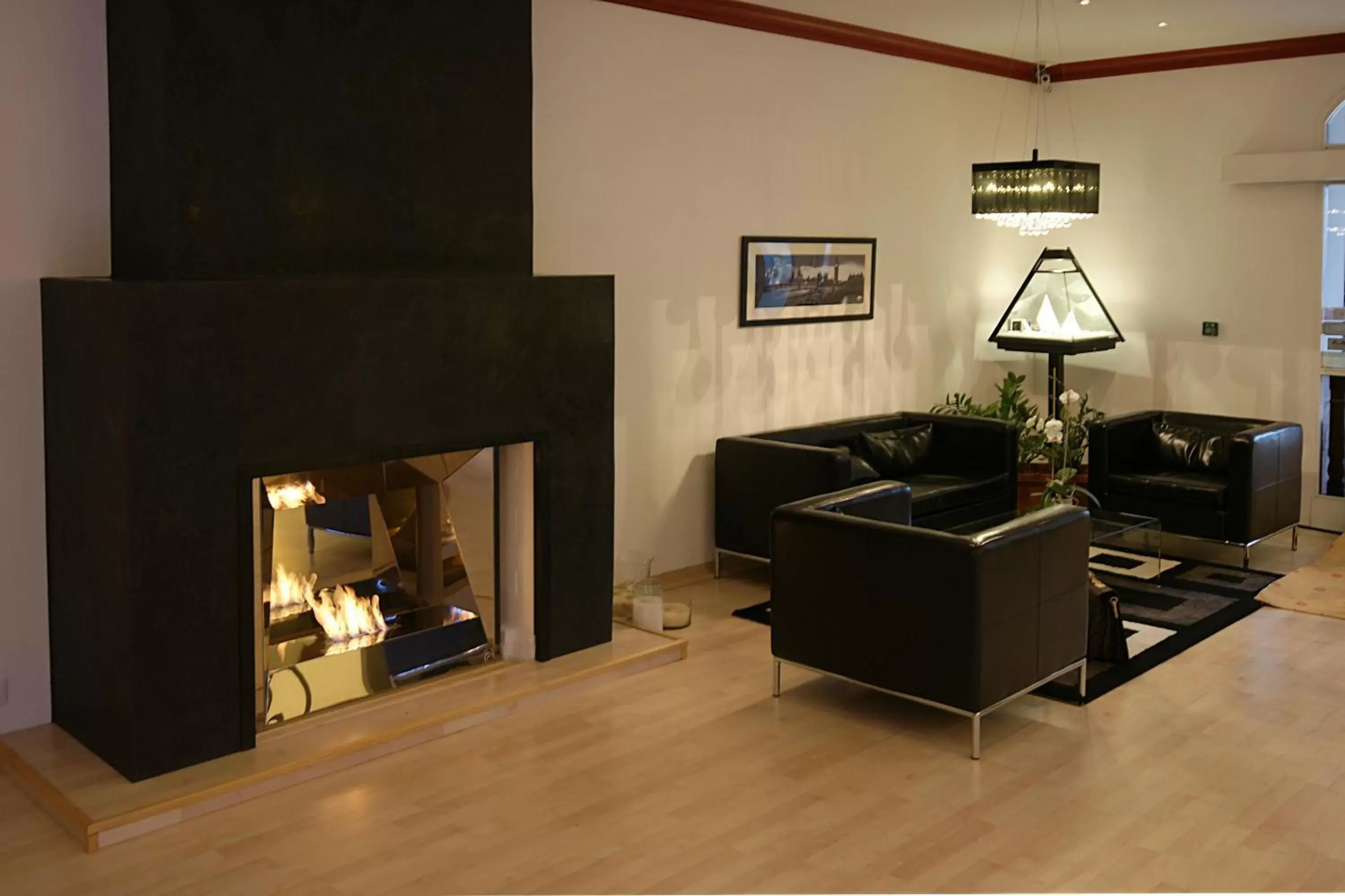 Lounge or bar in Ambassador-Monaco Lounge or bar in Ambassador-Monaco