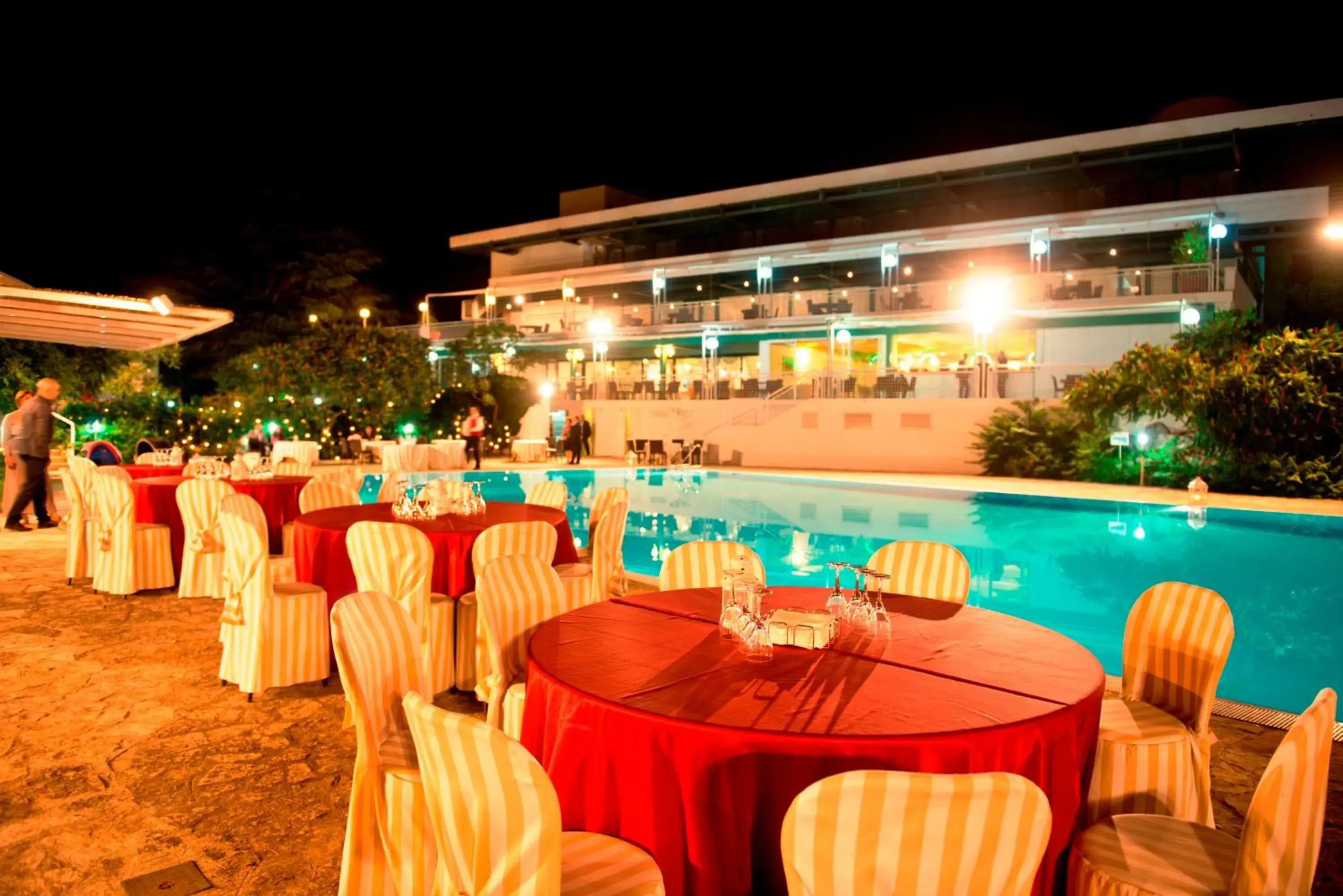 Banquet/Function facilities, Swimming Pool in Hotel Sierra Silvana