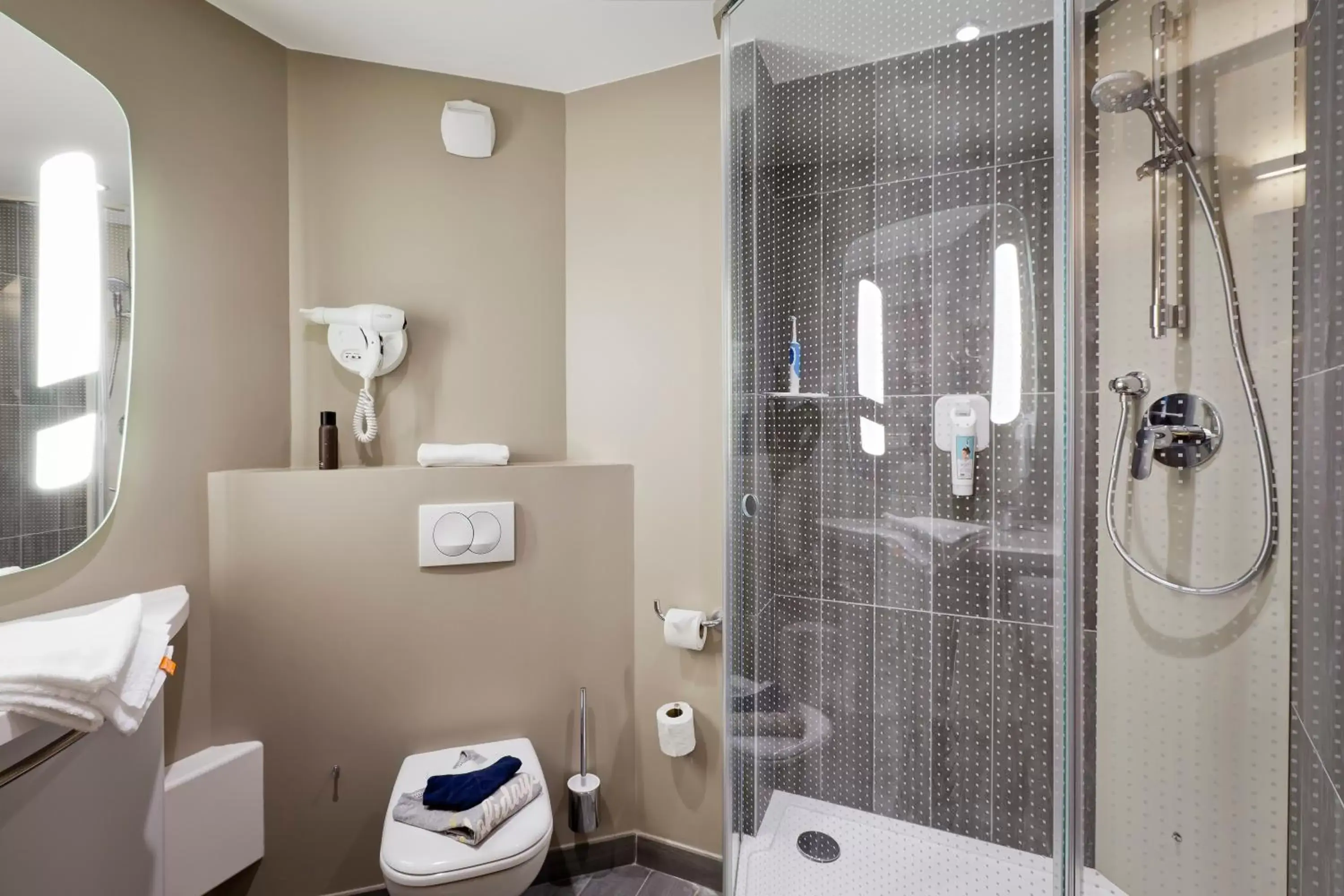 Shower, Bathroom in ibis Lyon Carre De Soie