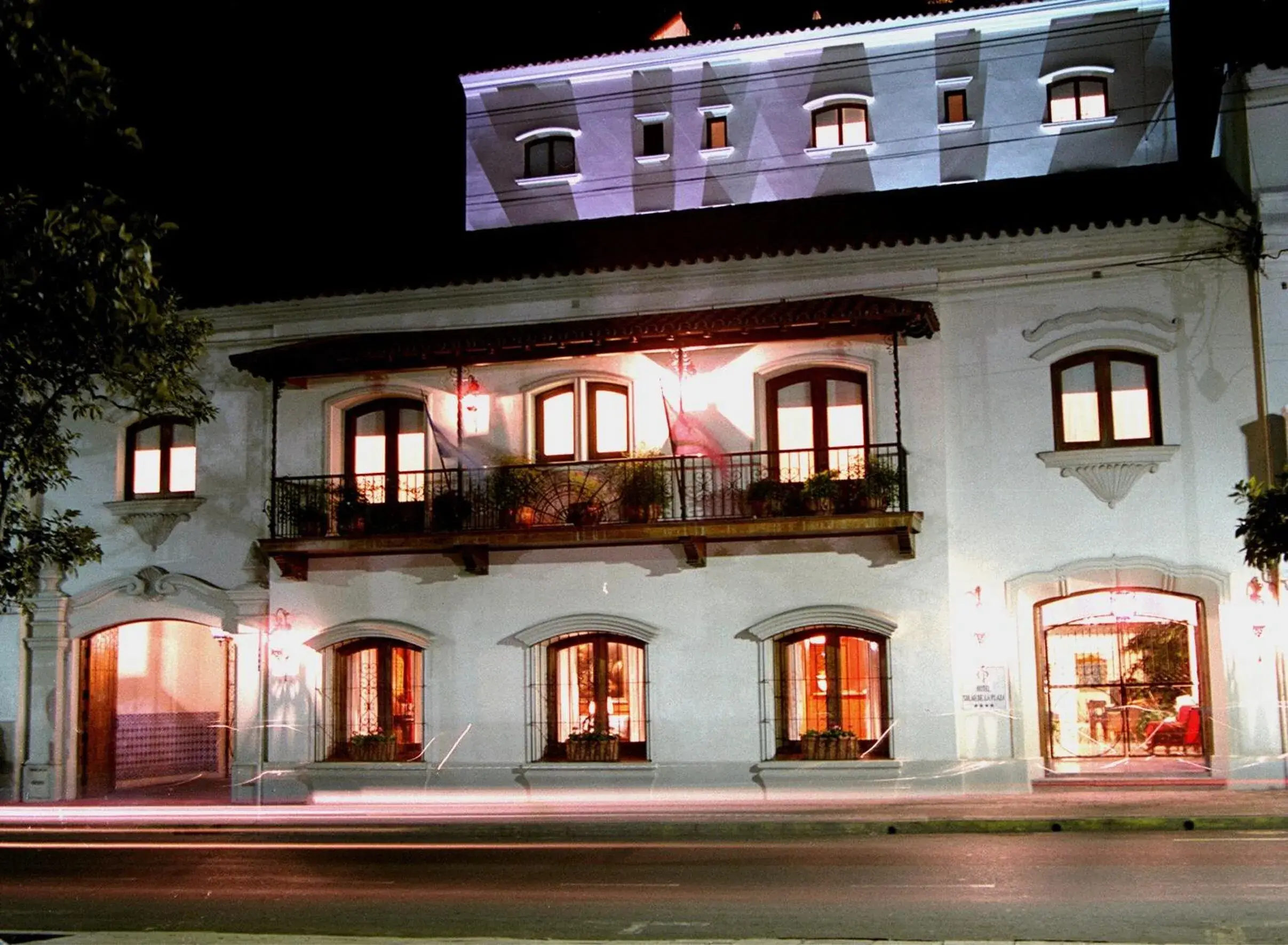 Facade/entrance, Property Building in Solar De La Plaza