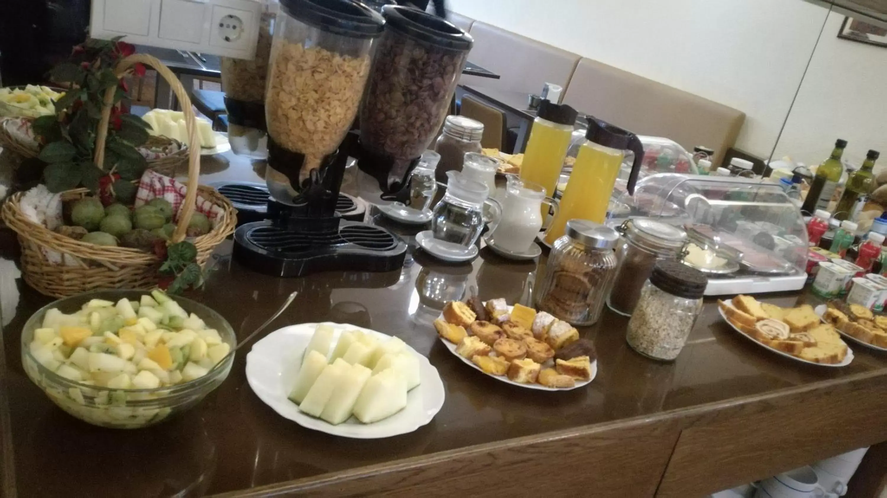 Breakfast, Food in Hotel Mira D'Aire