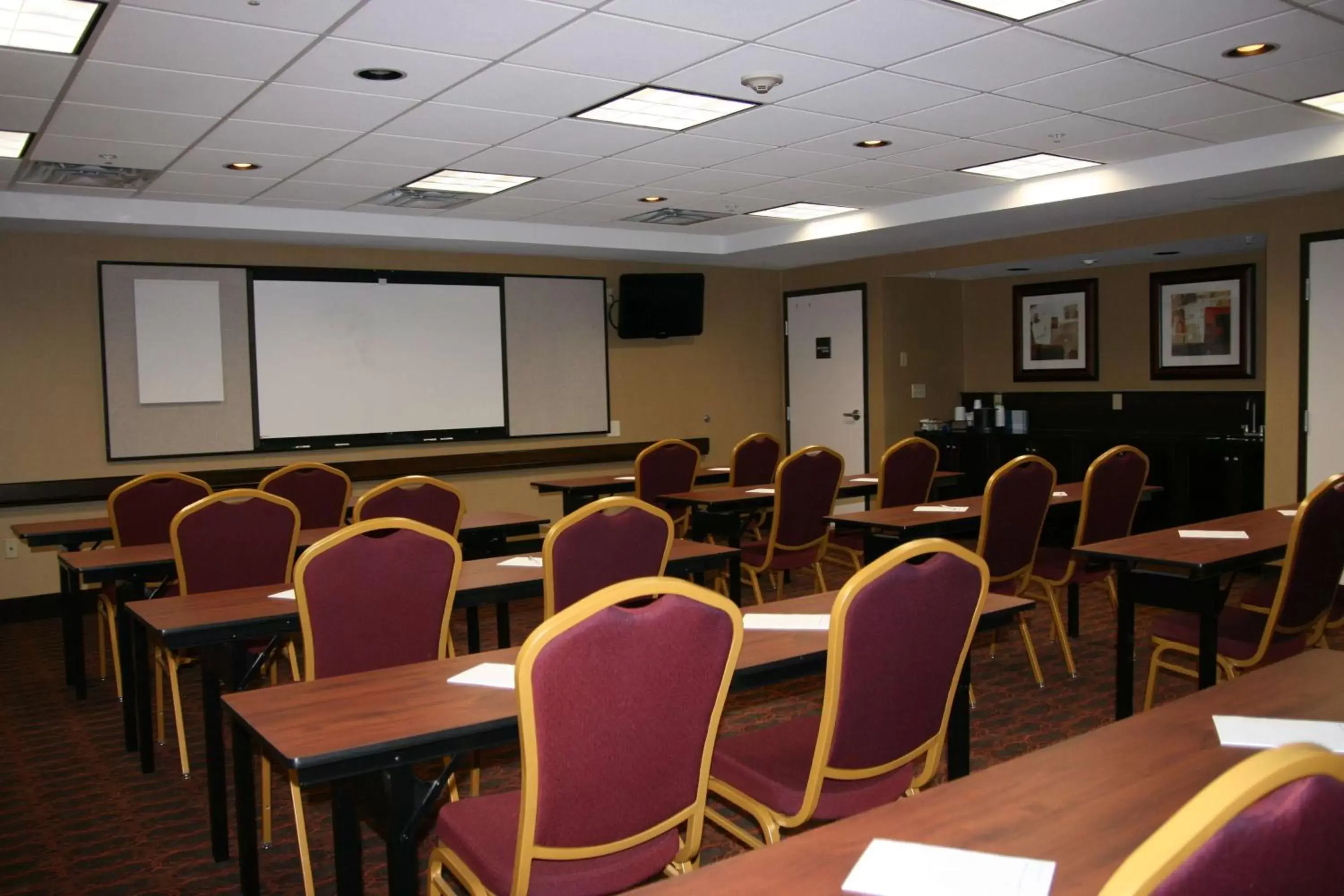 Meeting/conference room in Hampton Inn and Suites Peru