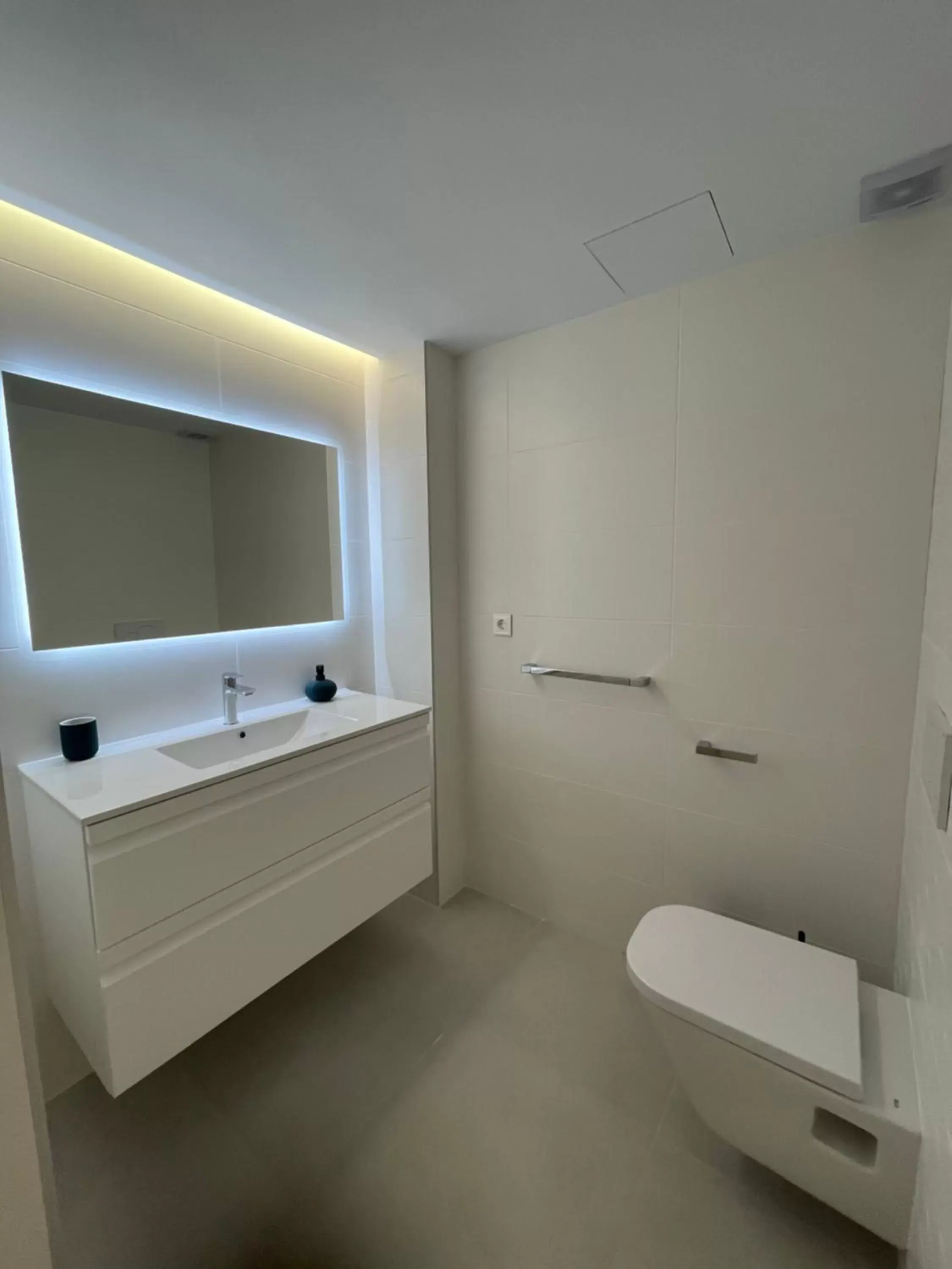 Bathroom in Palm Suites