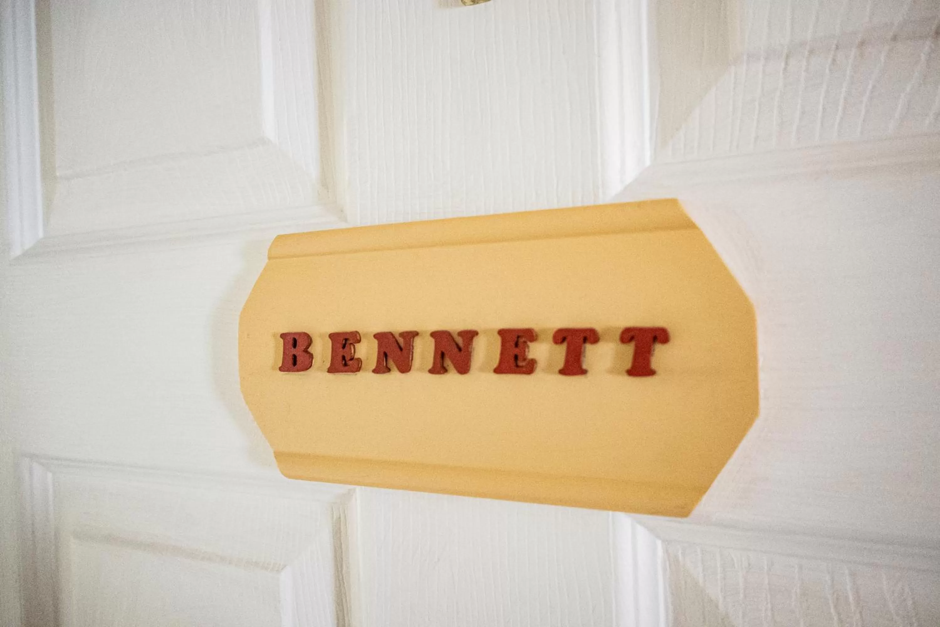 Logo/Certificate/Sign in Belle View Manor Inn