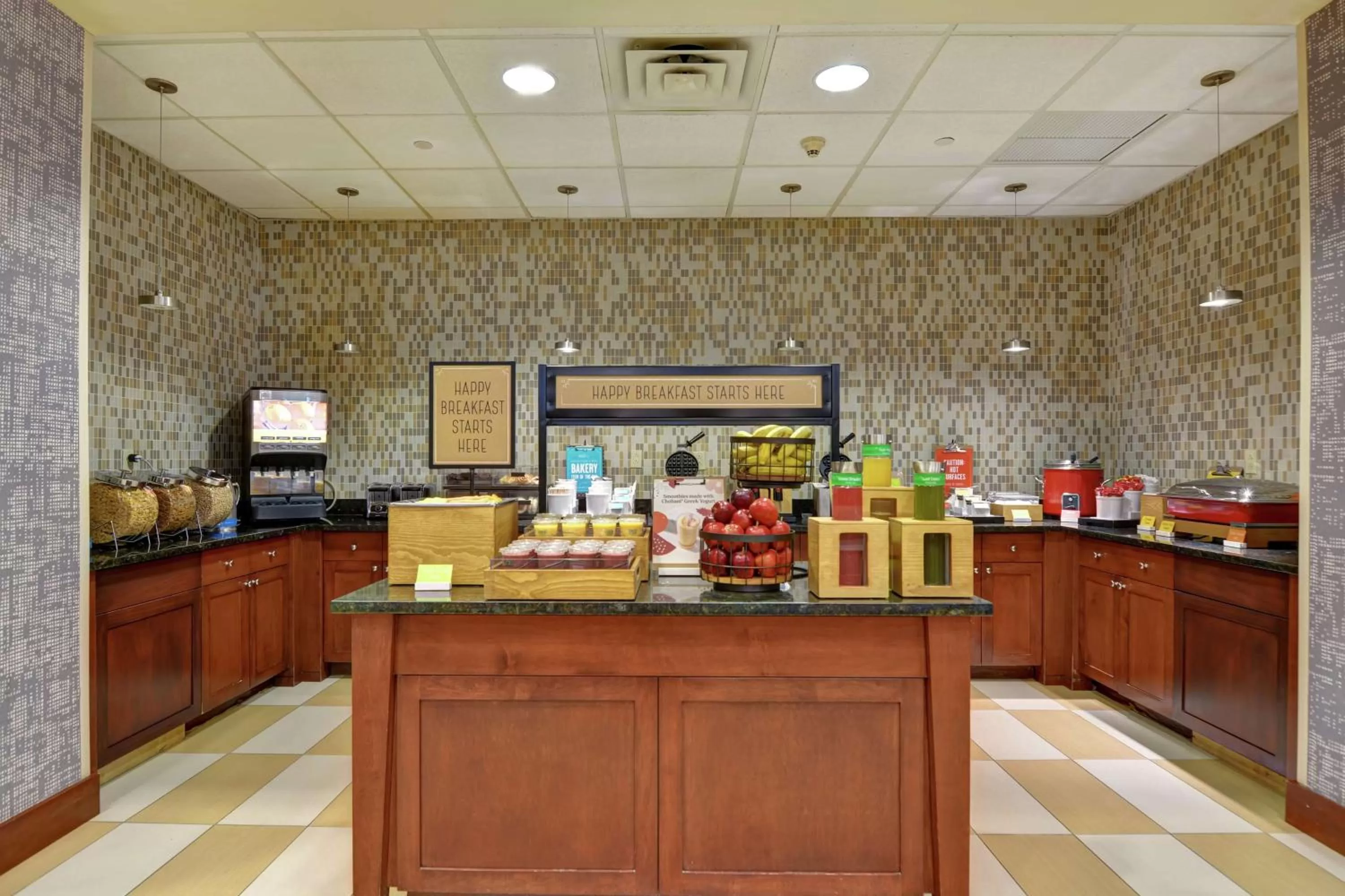 Breakfast in Hampton Inn & Suites Newark-Harrison-Riverwalk