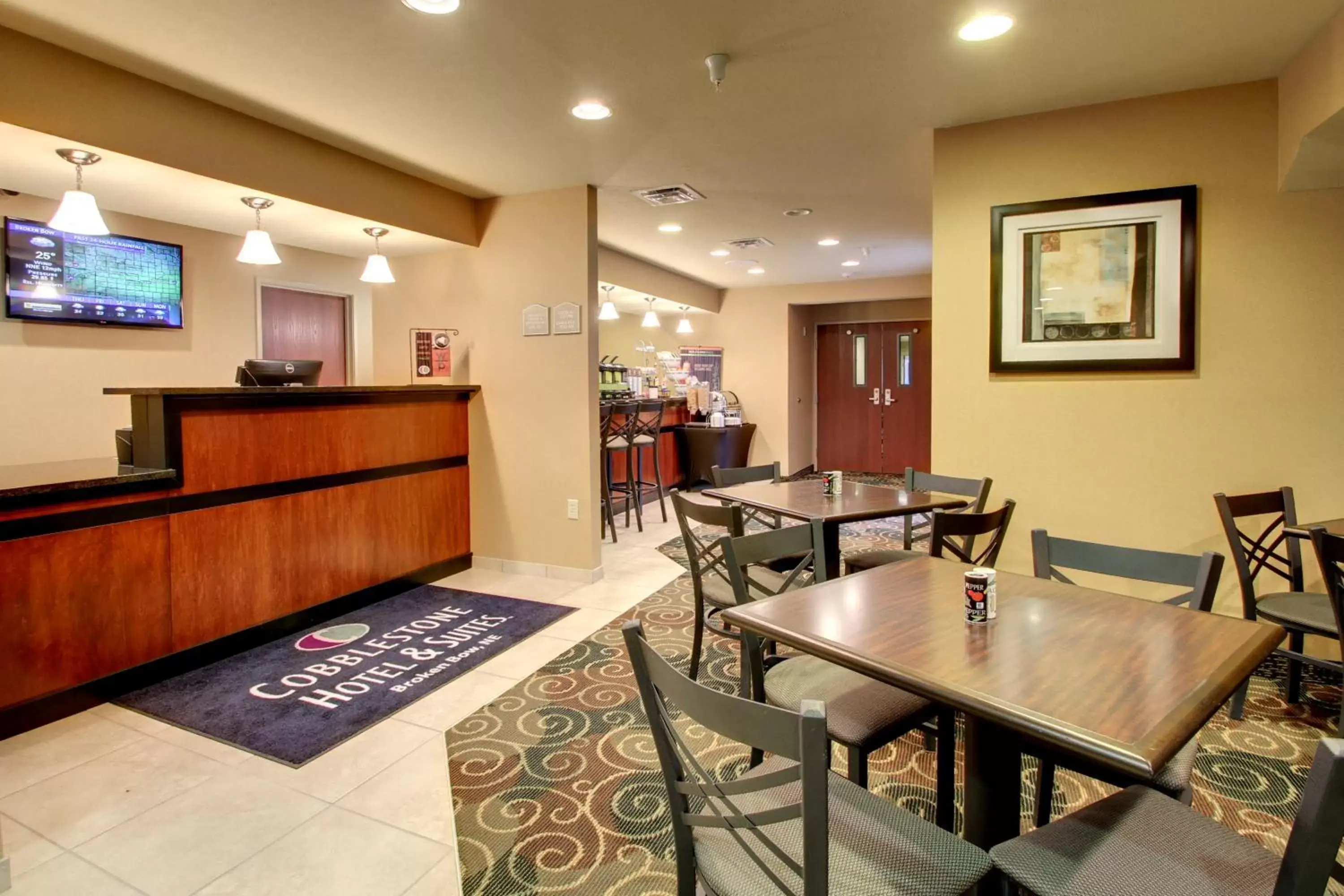 Lobby or reception, Restaurant/Places to Eat in Cobblestone Hotel & Suites - Charlestown