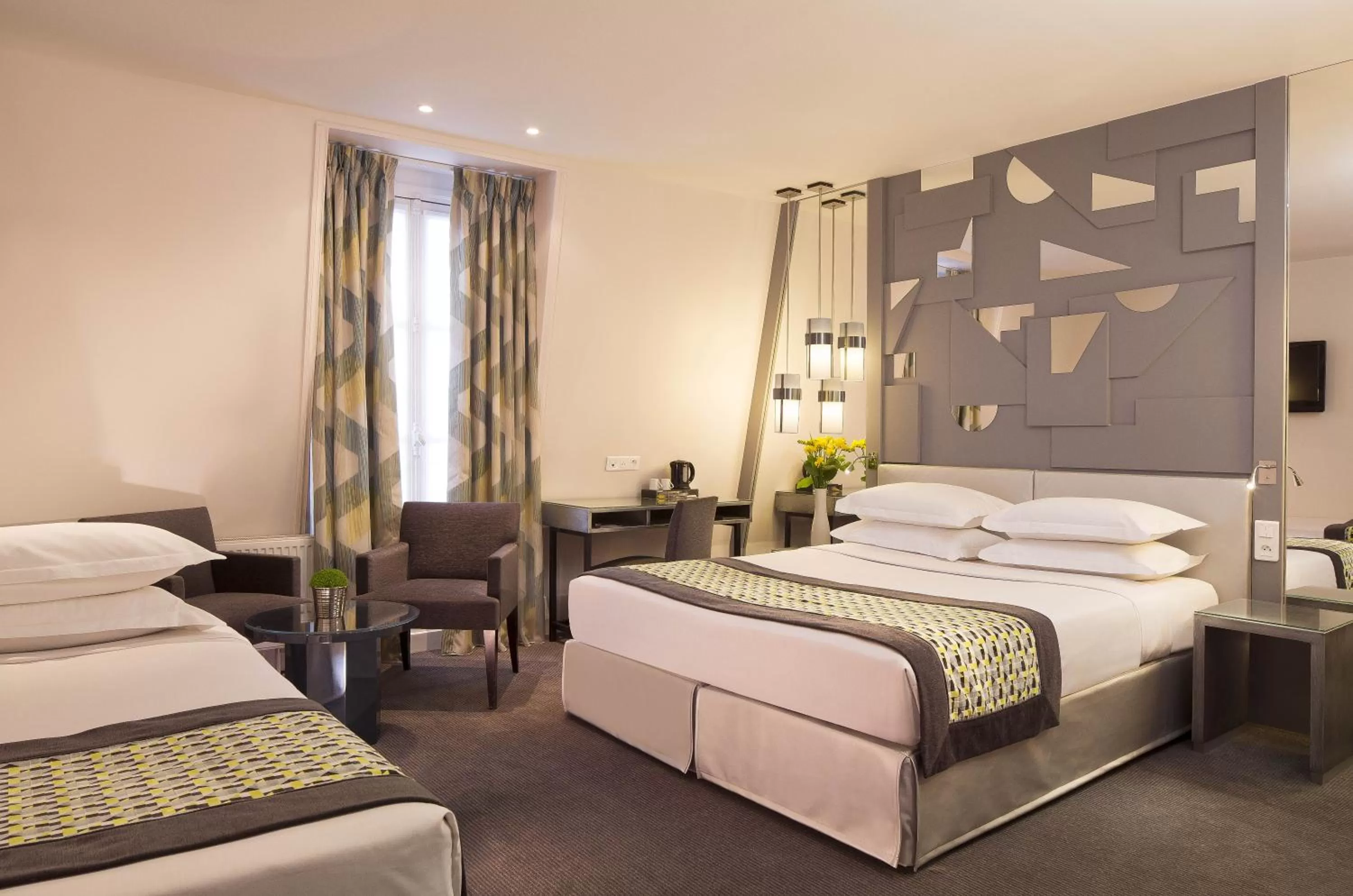 Photo of the whole room, Bed in Hôtel A La Villa des Artistes