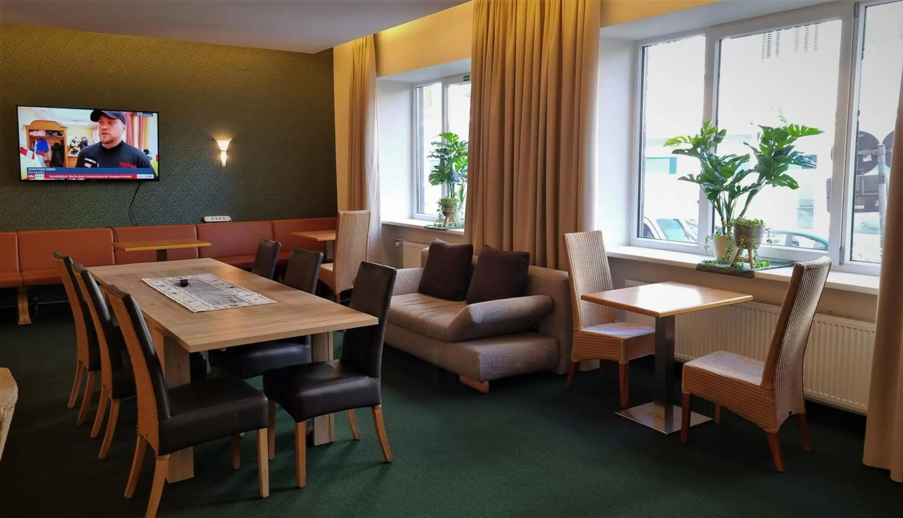 Lounge or bar, Restaurant/Places to Eat in myMINGA4 - Hotel & serviced Apartments