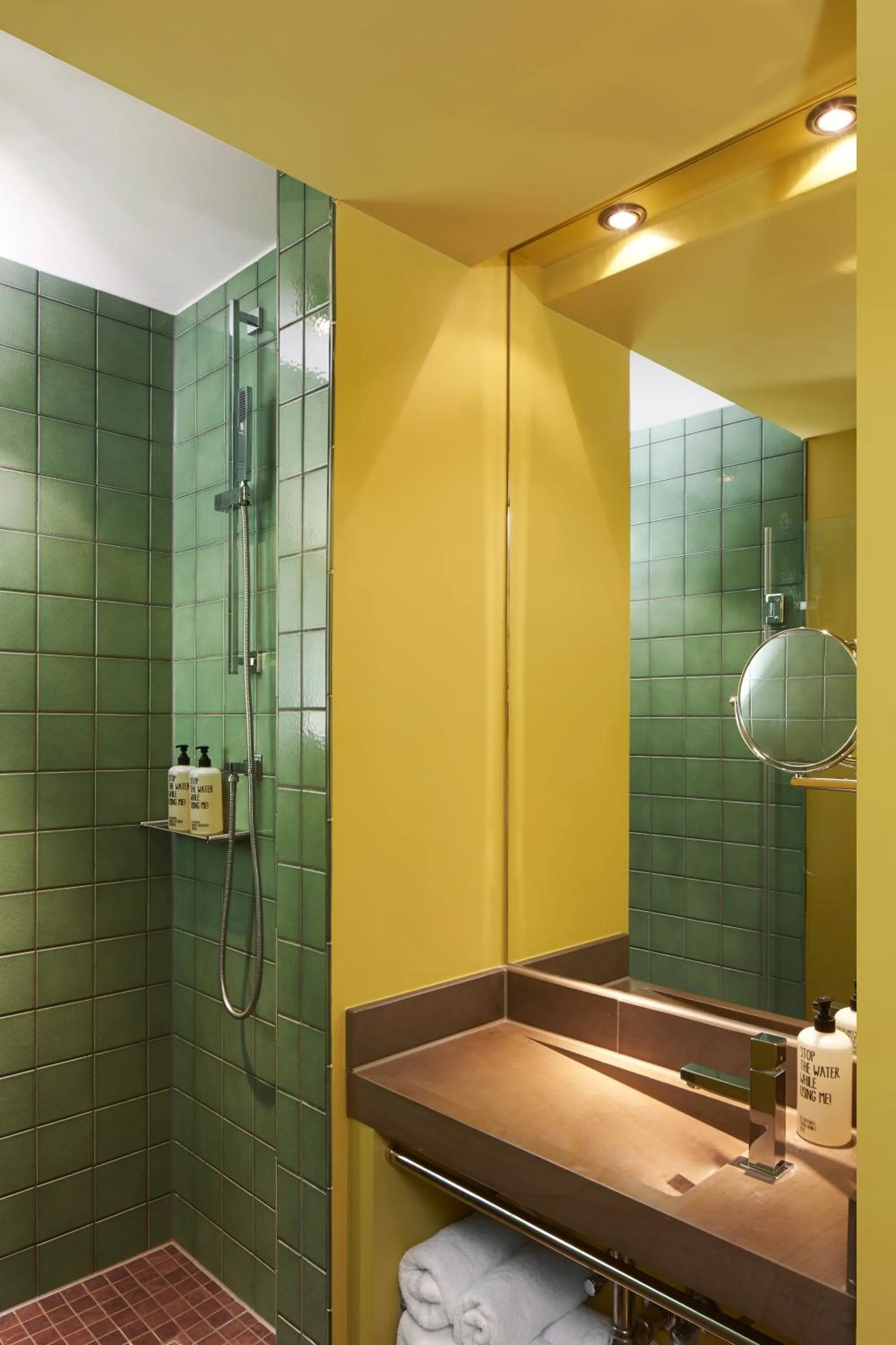 Bathroom in 25hours Hotel The Goldman