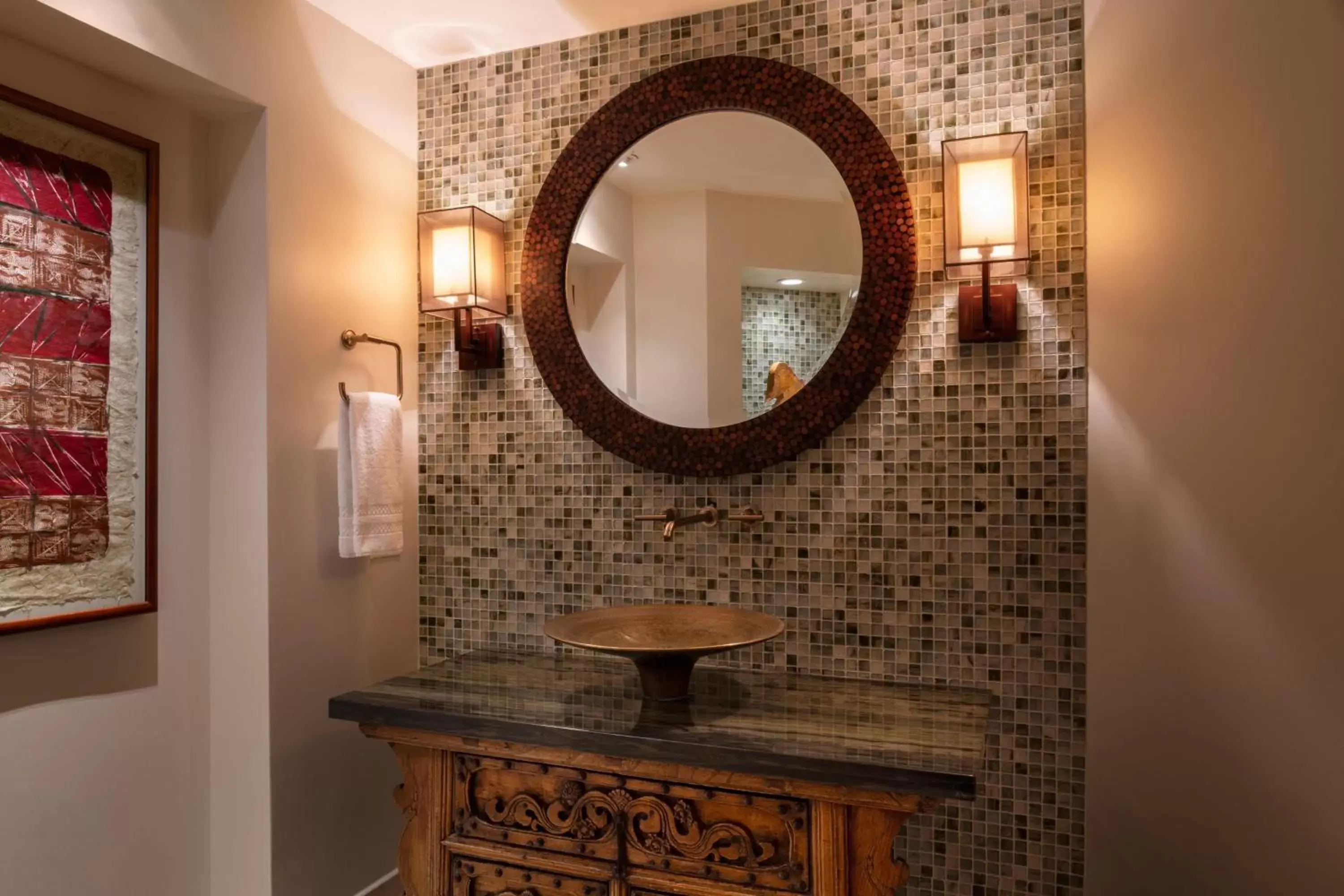 Photo of the whole room, Bathroom in The Royal Hawaiian, A Luxury Collection Resort, Waikiki