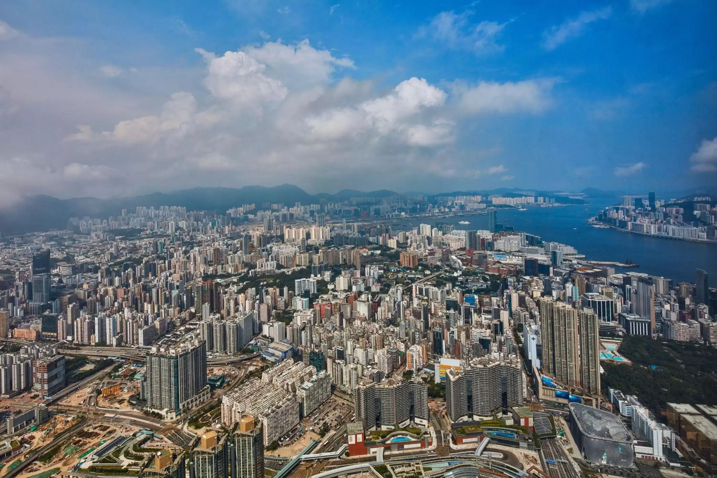 Photo of the whole room, Bird's-eye View in The Ritz-Carlton Hong Kong