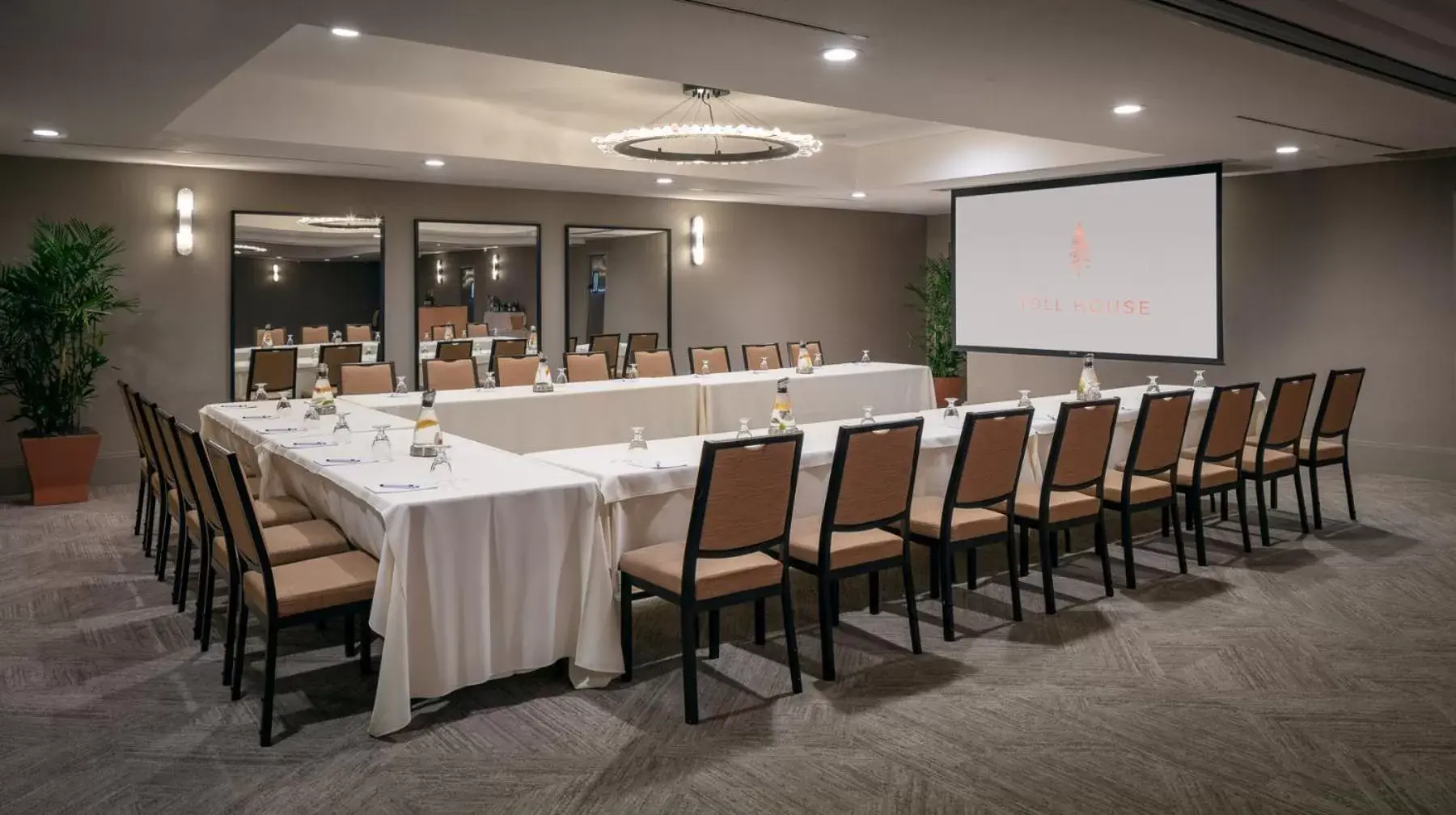 Meeting/conference room in Toll House Hotel Los Gatos