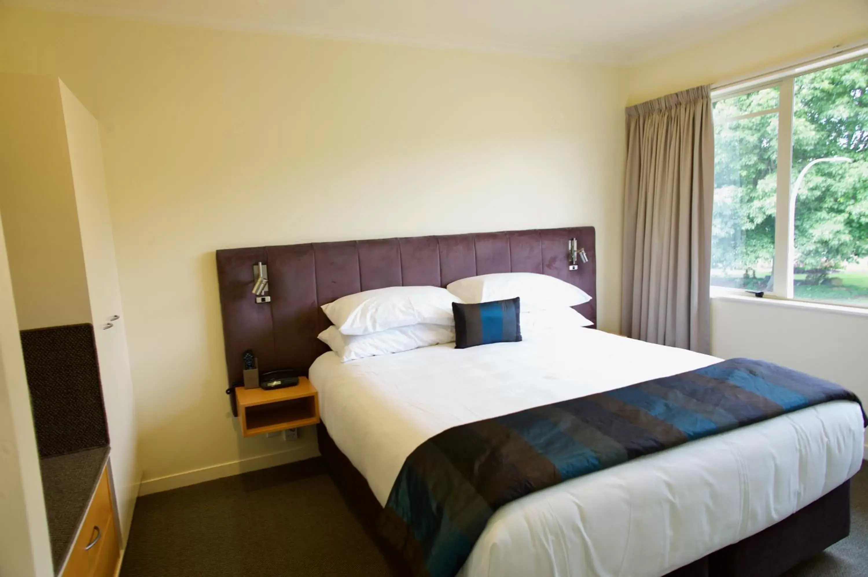 Bedroom, Bed in Regal Palms Resort