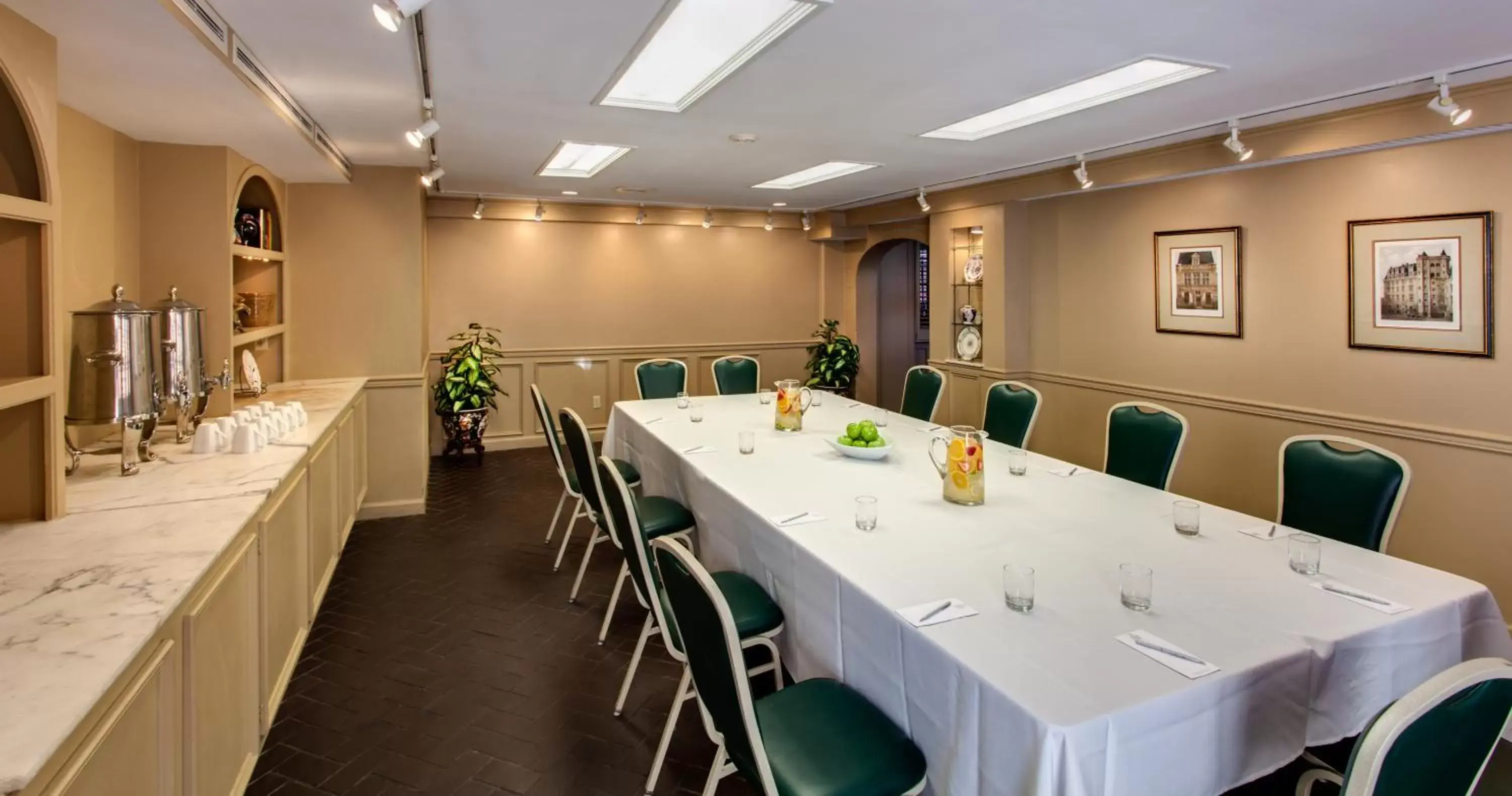 Business facilities in Dauphine Orleans Hotel