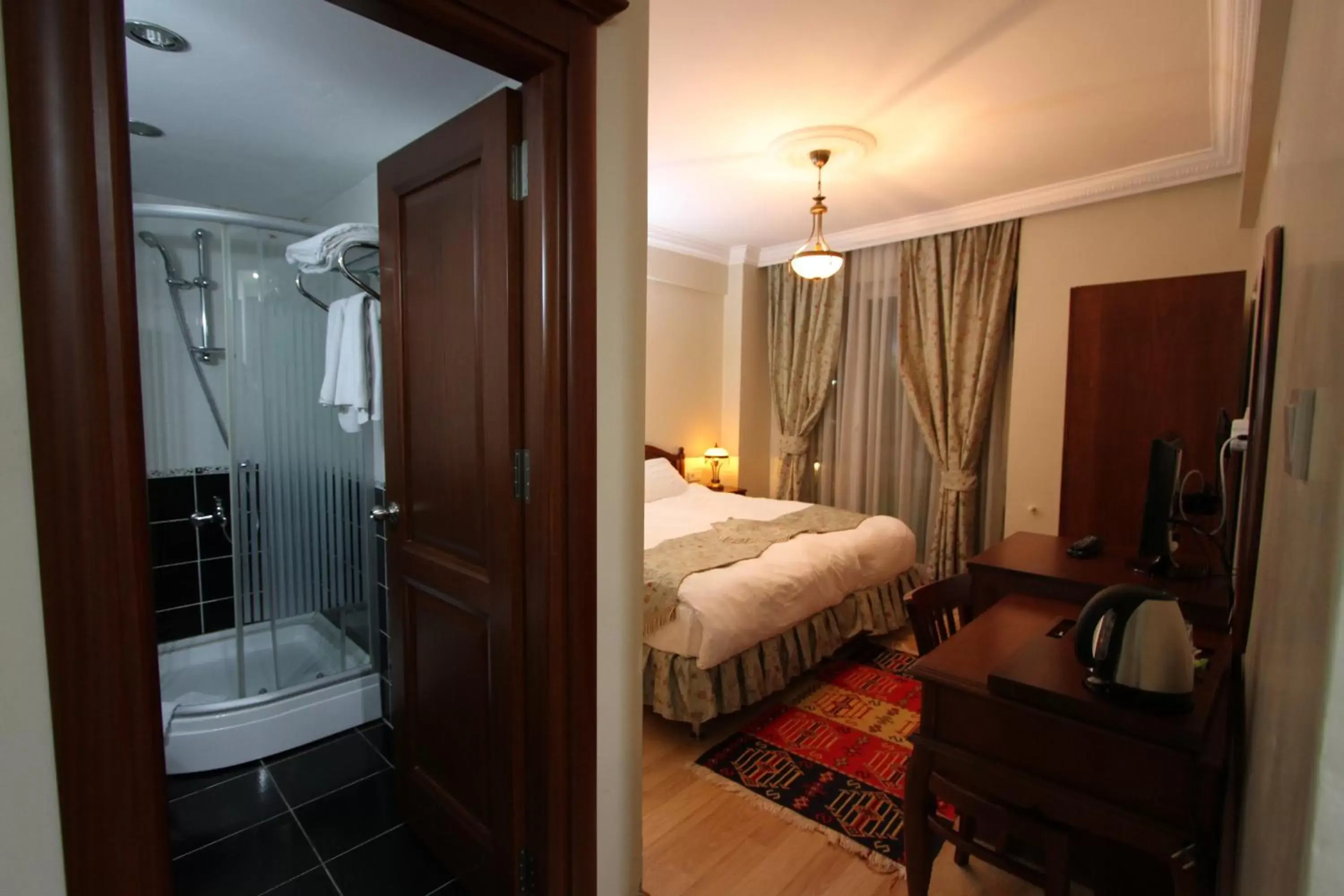 Shower in Basileus Hotel