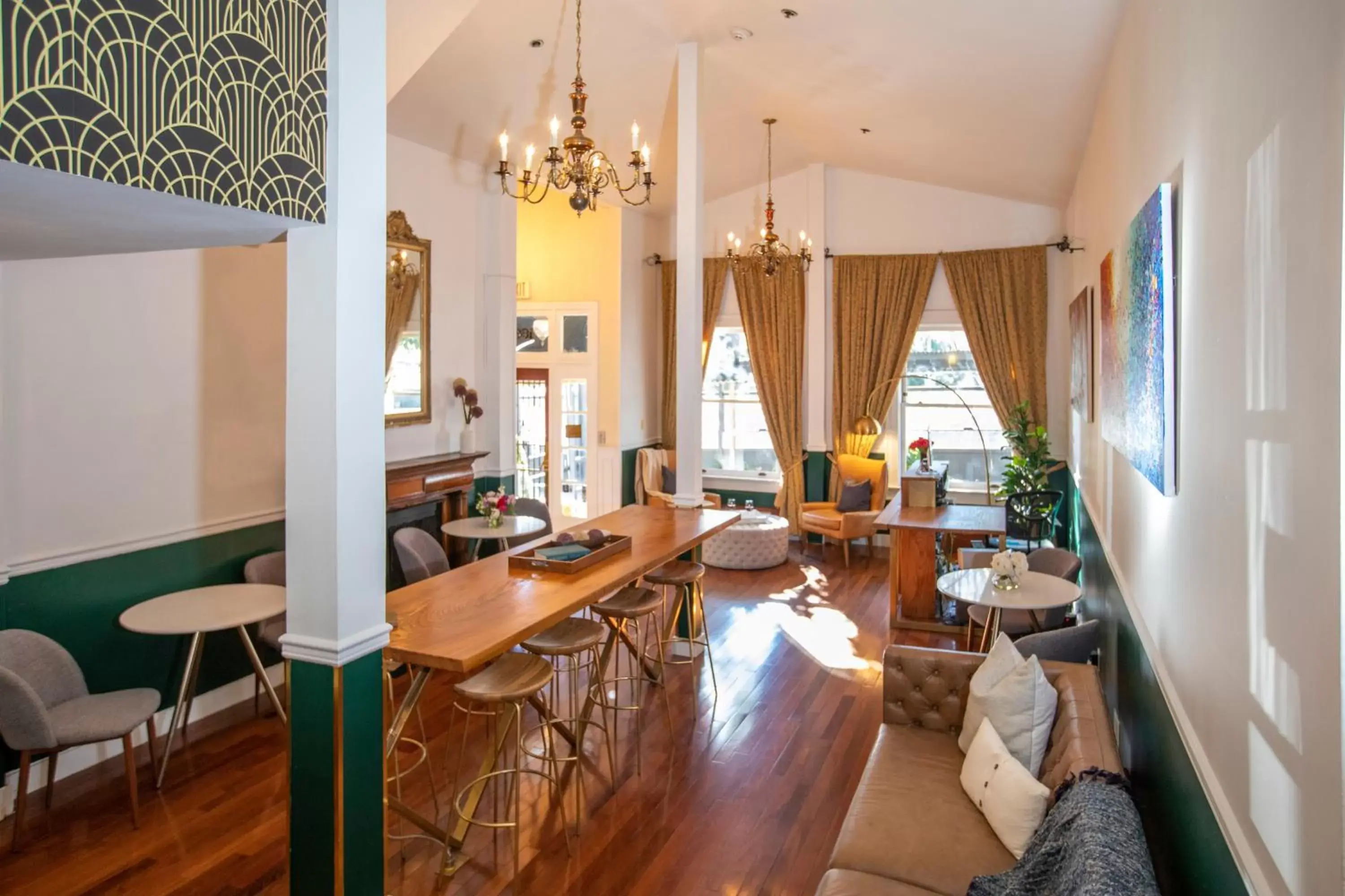 Lobby or reception in Washington Square Inn Lobby or reception in Washington Square Inn