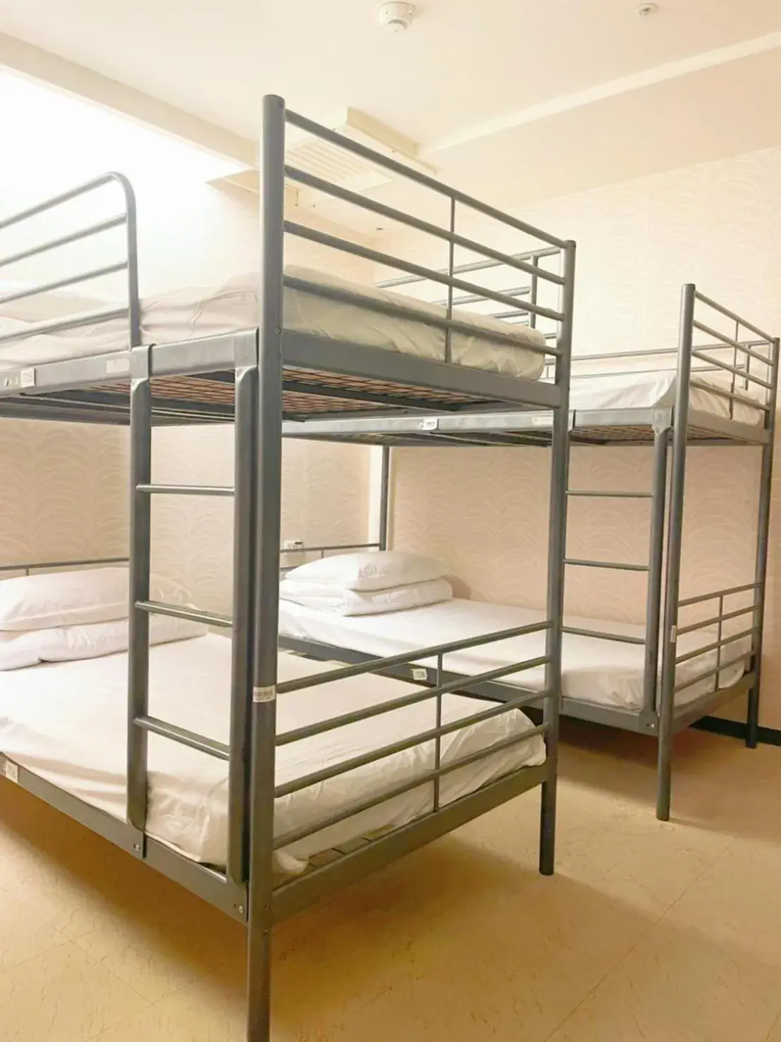 On site, Bunk Bed in Single Inn Kaohsiung