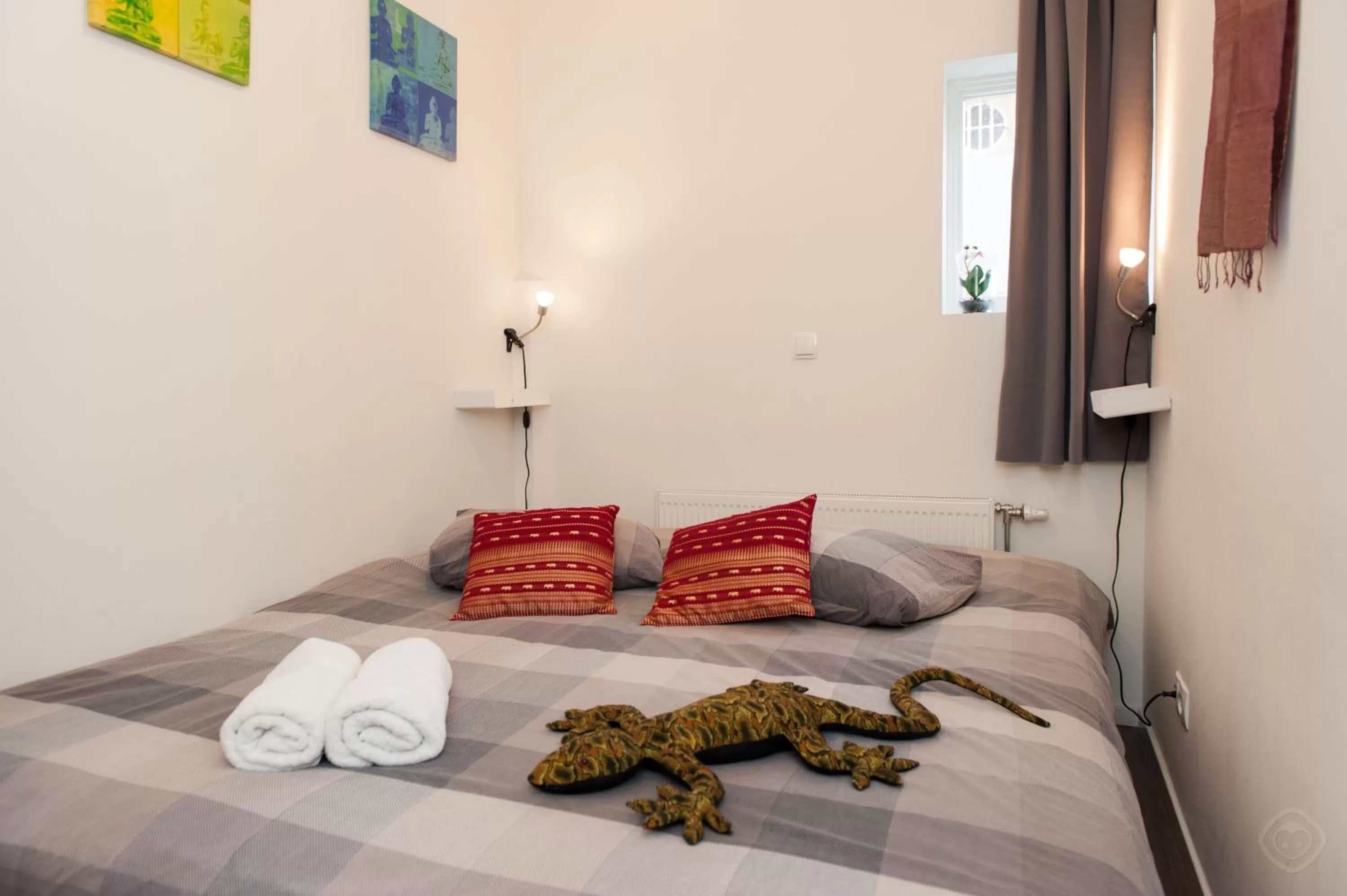 Bed in Bos en Lommer Hotel - Erasmus Park area