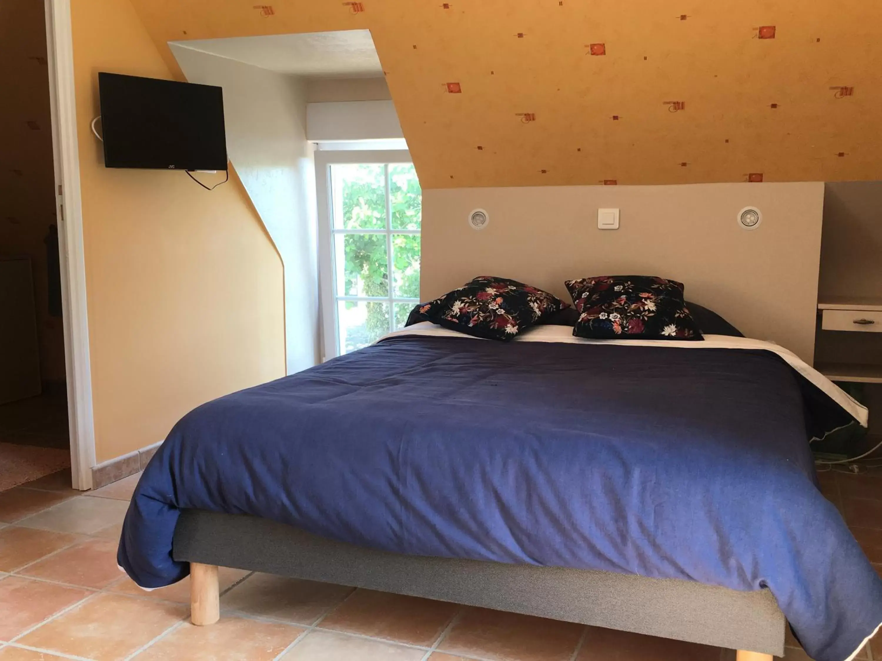 Photo of the whole room, Bed in La Ferme de Kérivoas