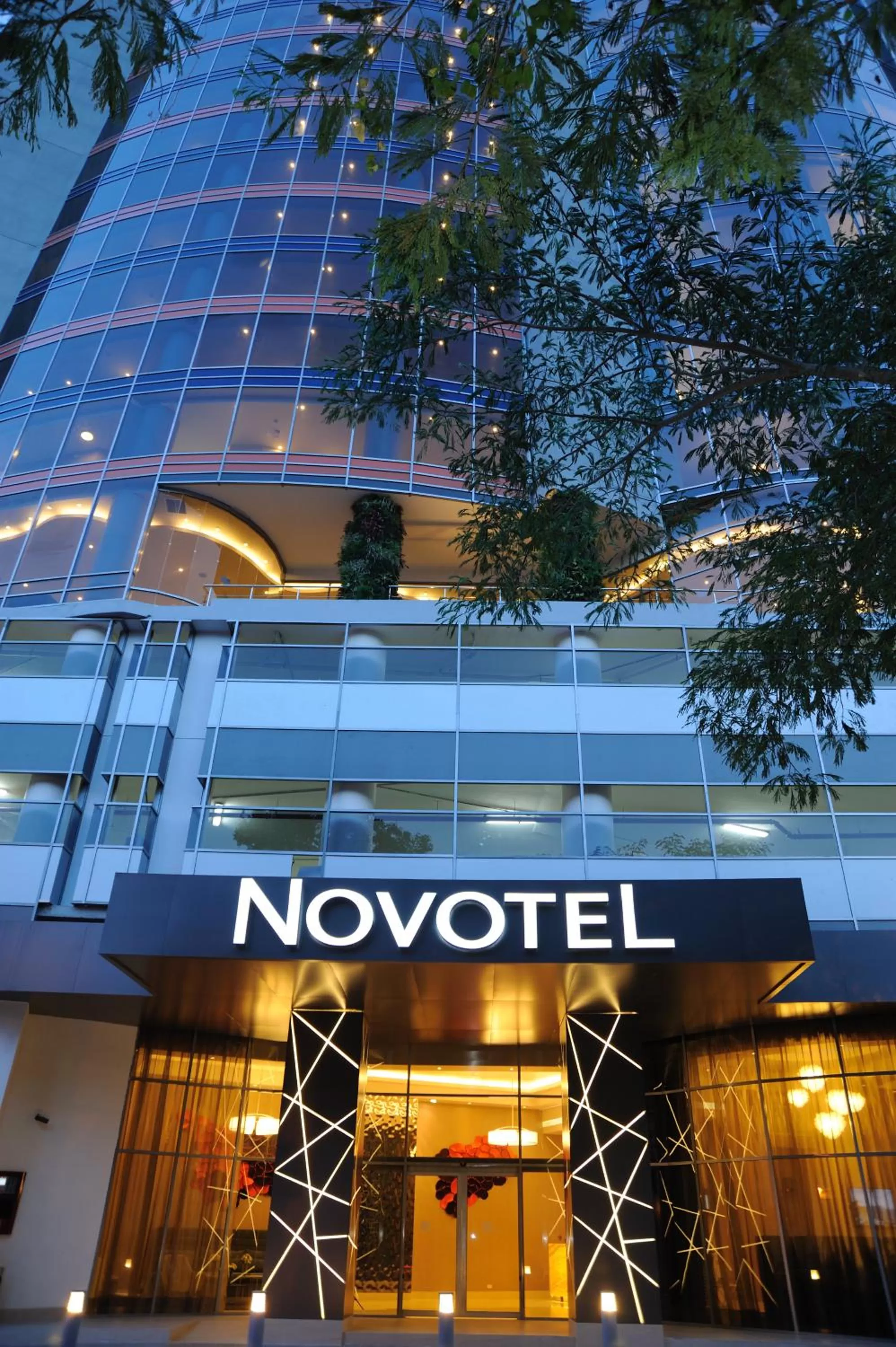 Facade/entrance in Novotel Panama City