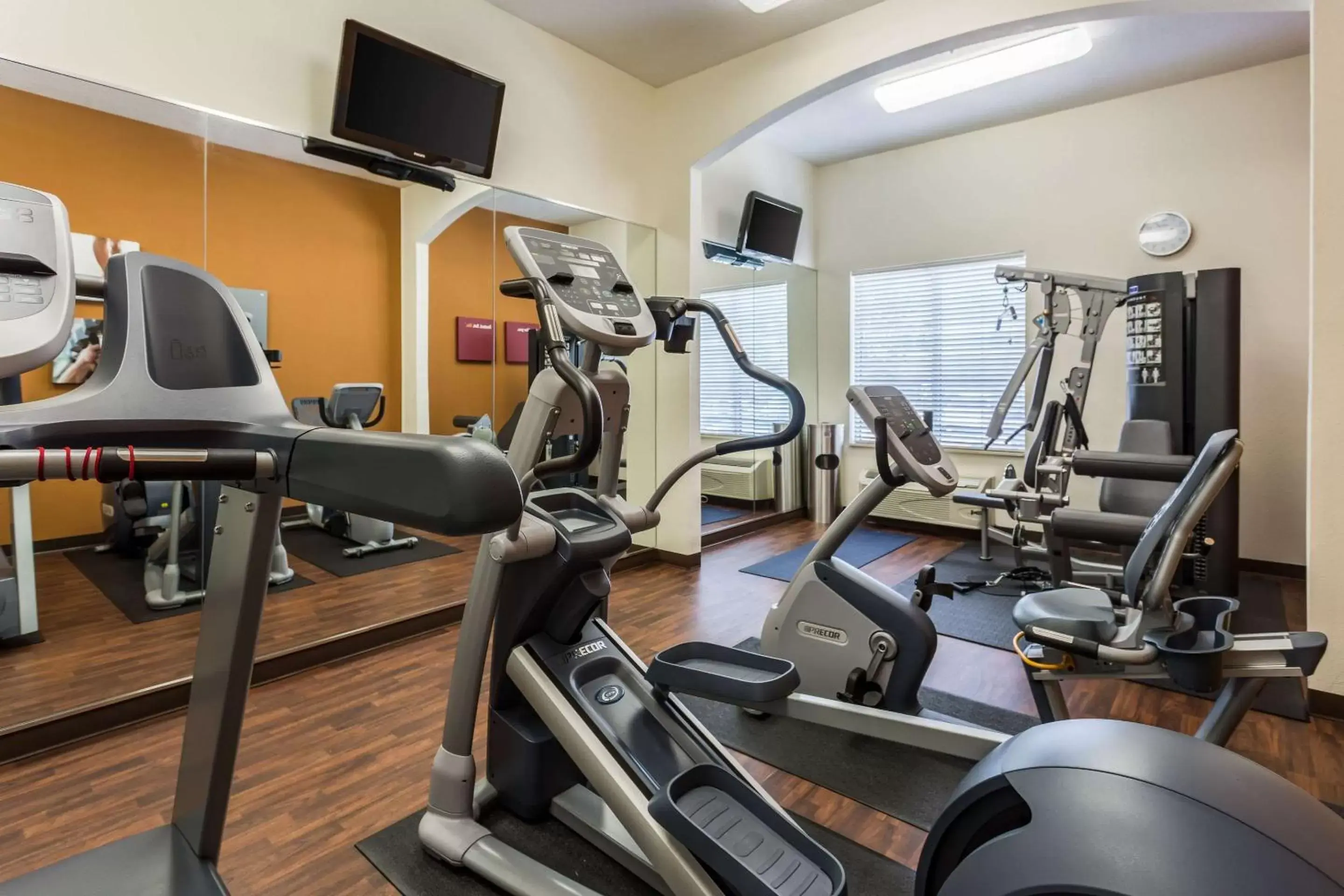 Fitness centre/facilities, Fitness Center/Facilities in Comfort Suites New Orleans East