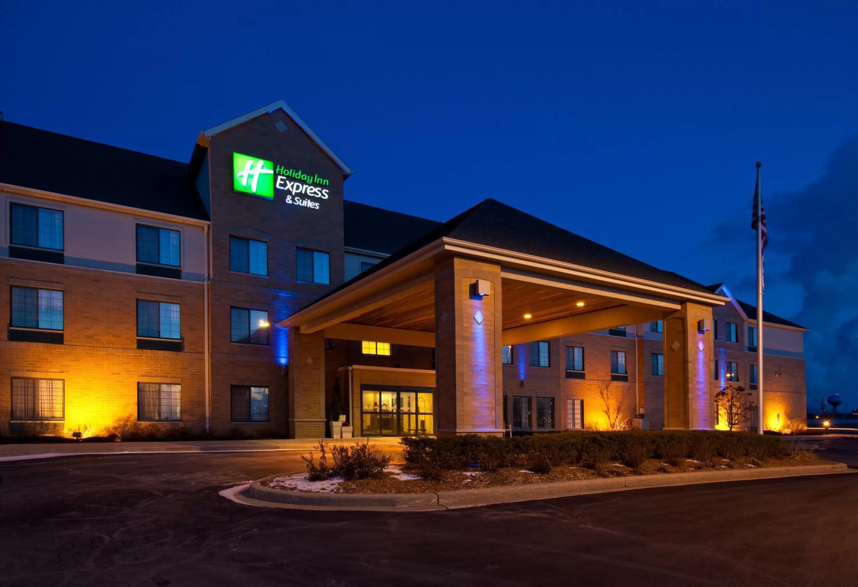 Property building in Holiday Inn Express Hotel & Suites Pleasant Prairie-Kenosha by IHG