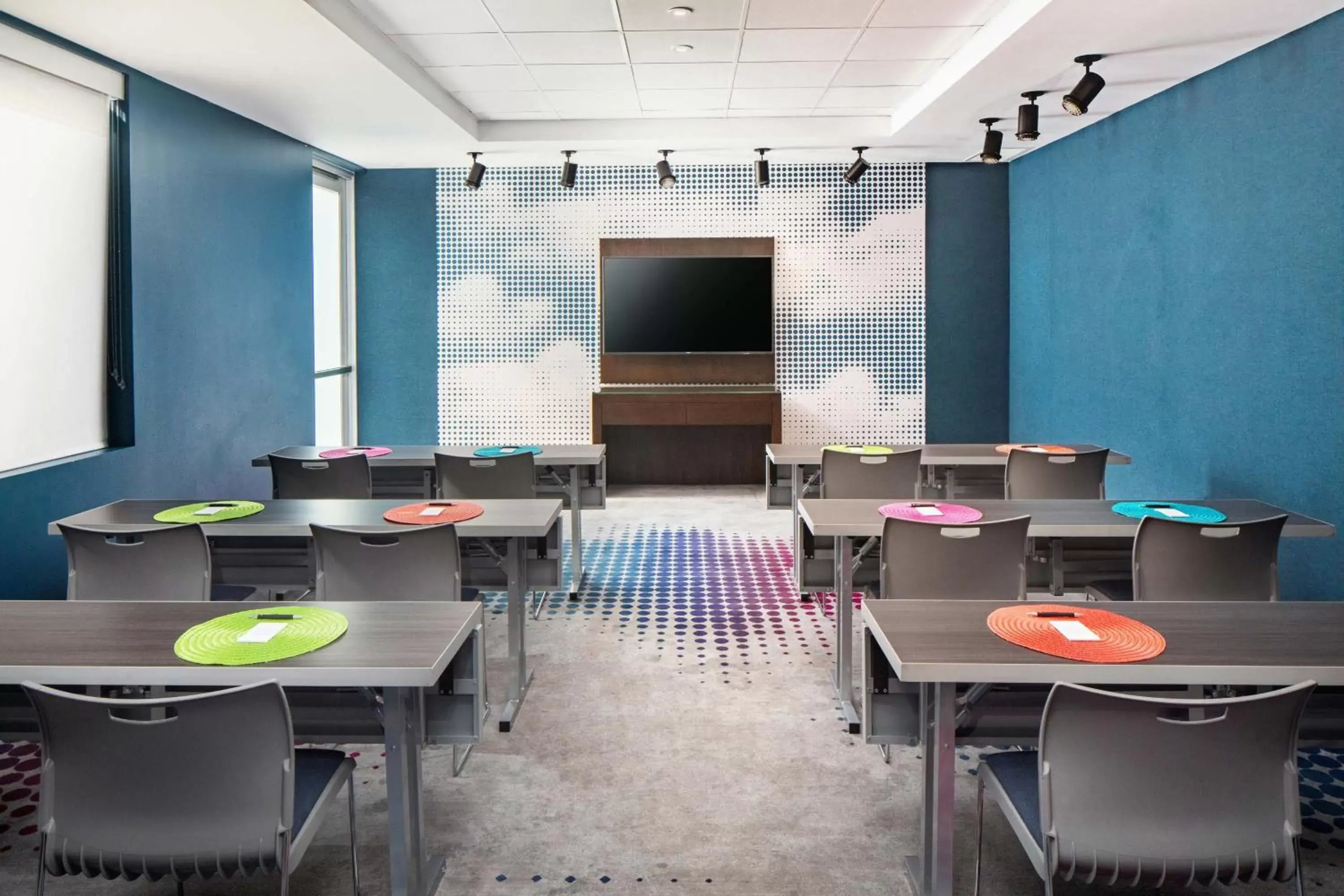 Meeting/conference room, Restaurant/Places to Eat in Aloft Tempe