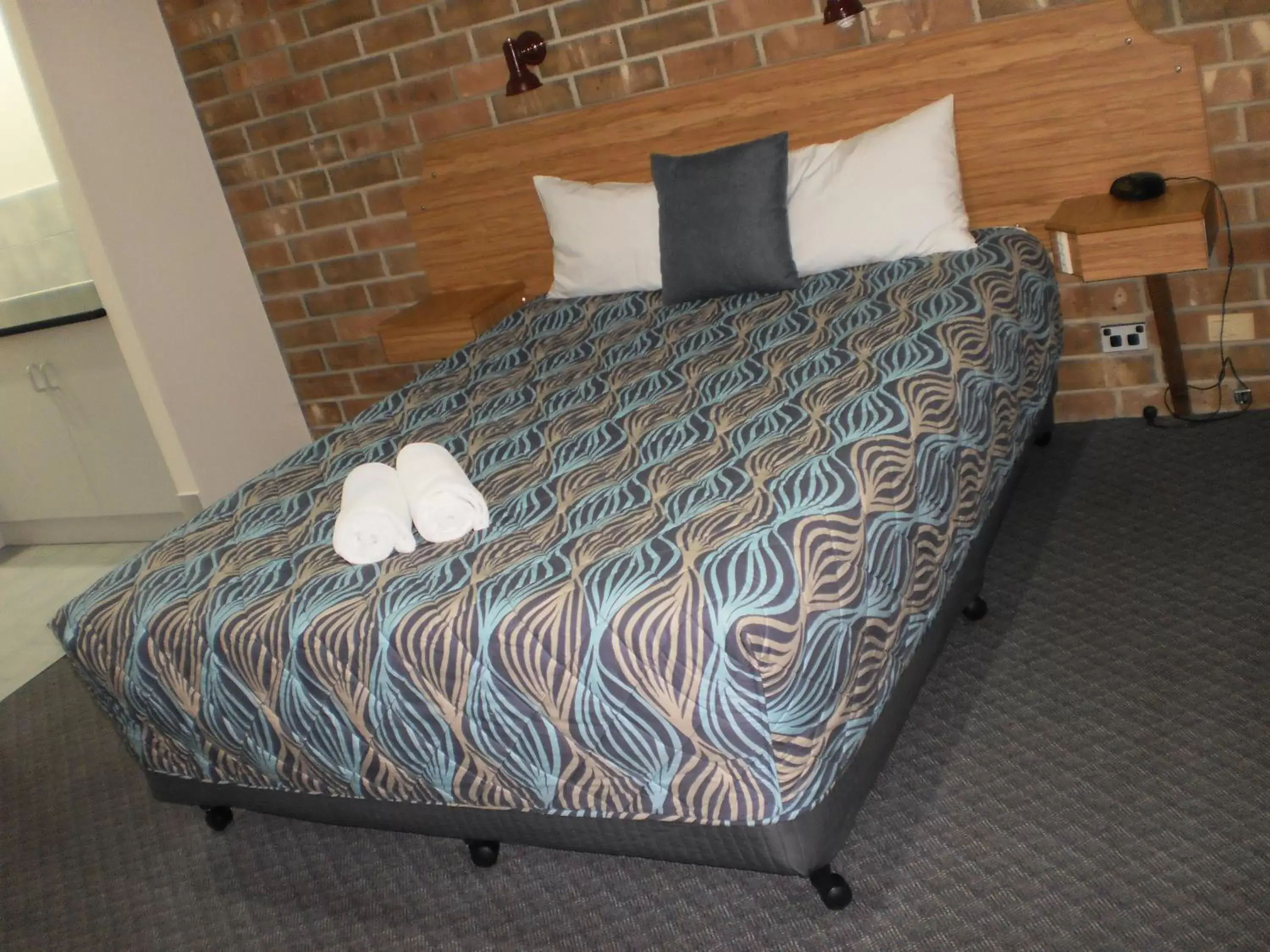 Bed in Motel Goolwa