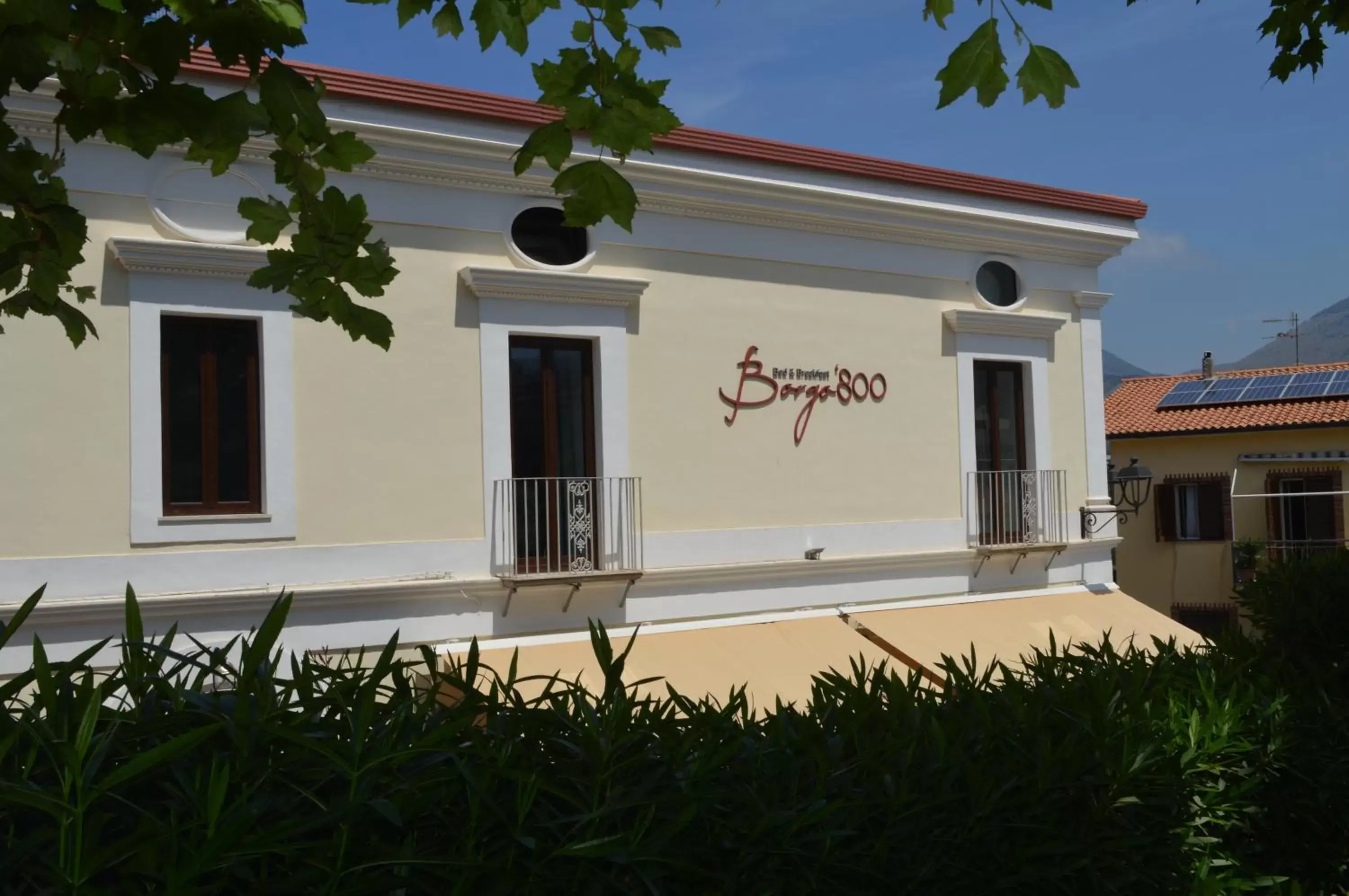 Property Building in Borgo 800