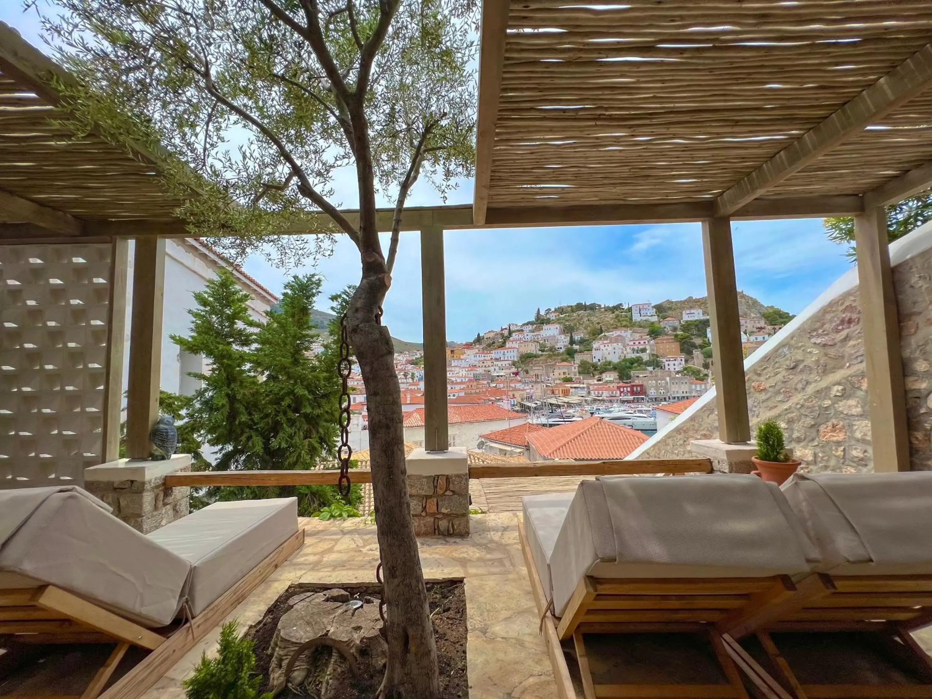 Patio in PortaDelMare deluxe suites