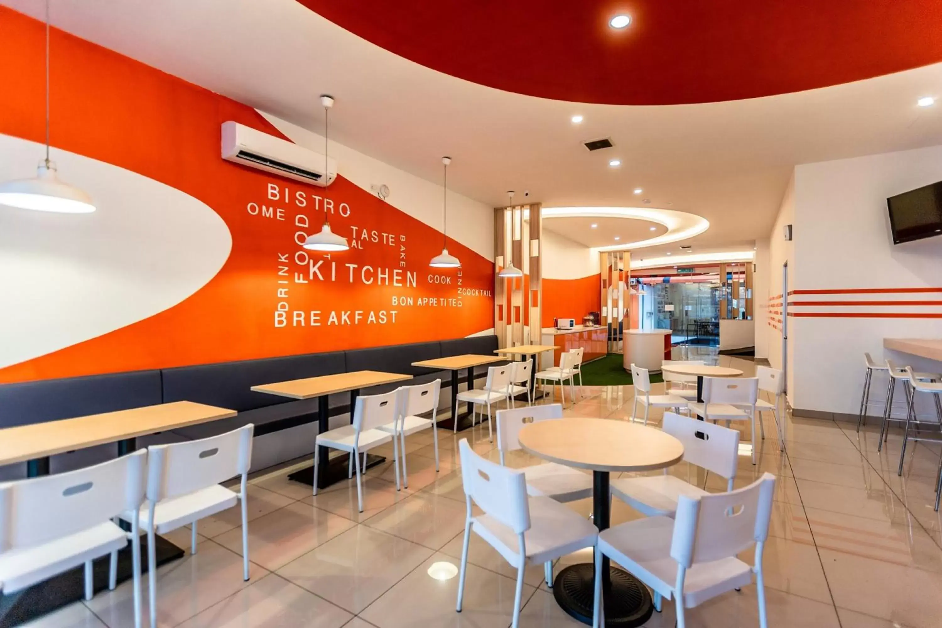 Restaurant/Places to Eat in 1 Orange Hotel KLIA & KLIA2