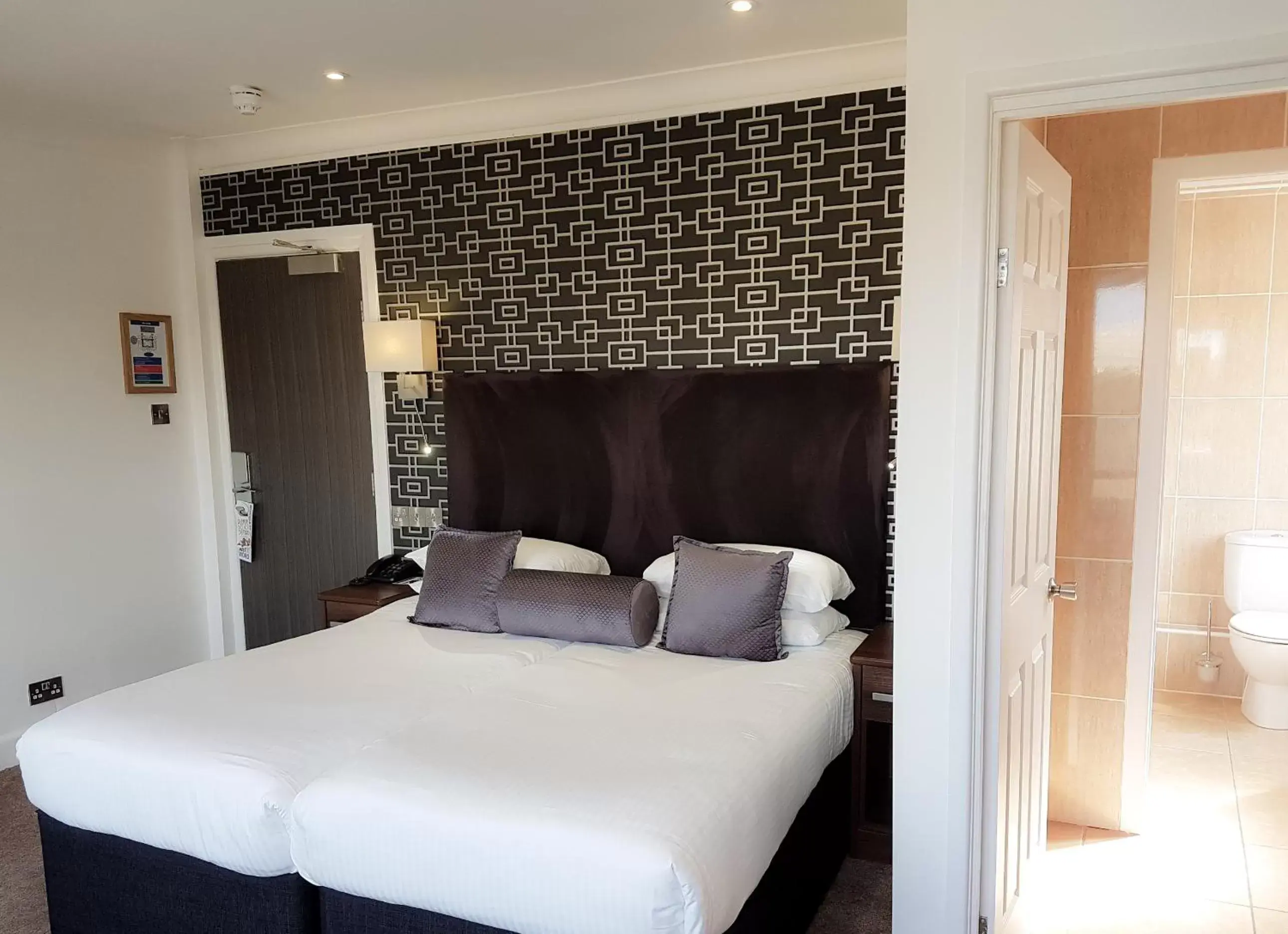 Standard King or Twin Room in Cumberland Hotel - OCEANA COLLECTION
