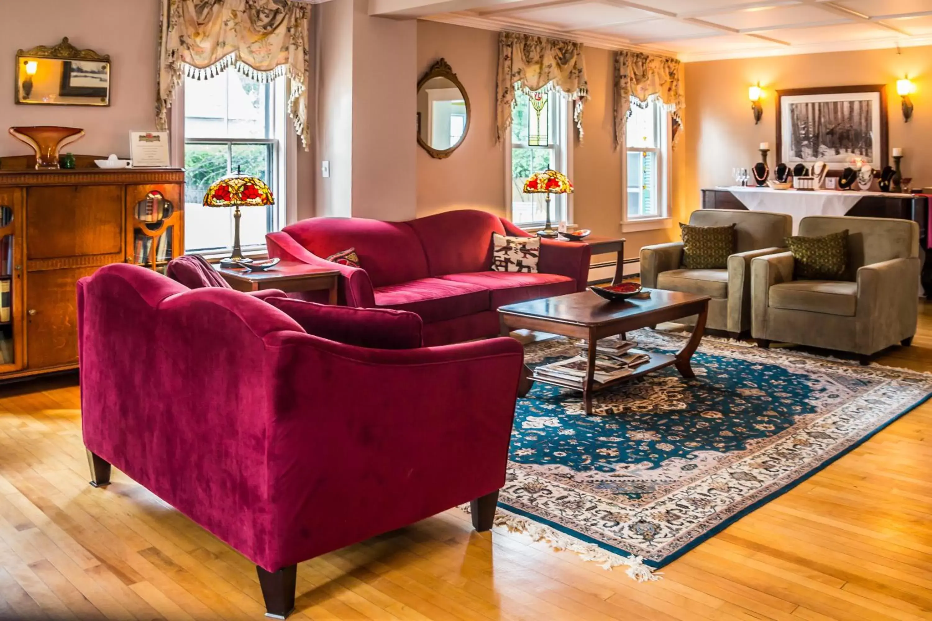 Living room, Seating Area in Cranmore Inn and Suites, a North Conway boutique hotel